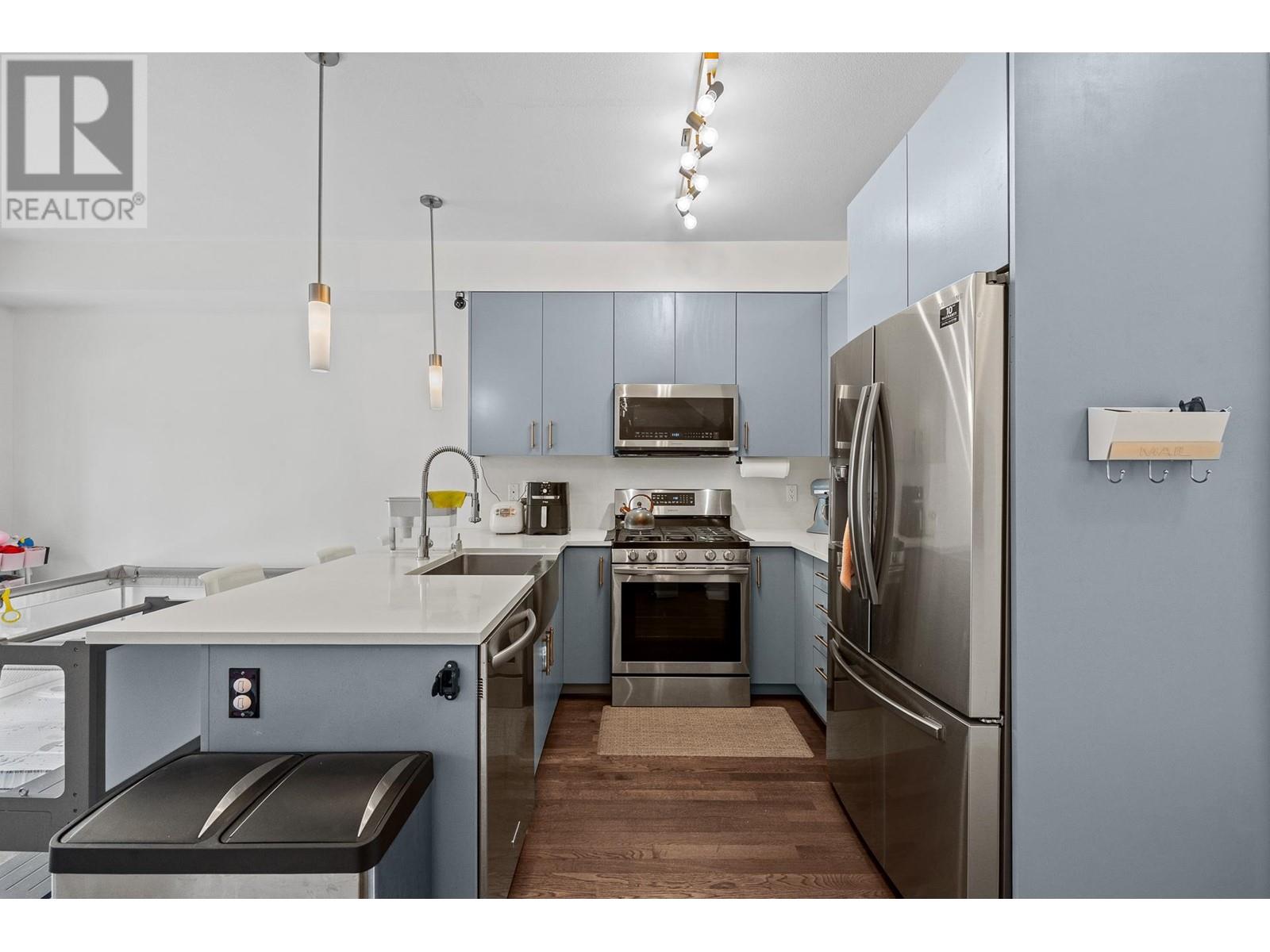 Listing Picture 3 of 35 : 903 8485 NEW HAVEN CLOSE, Burnaby / 本拿比 - 魯藝地產 Yvonne Lu Group - MLS Medallion Club Member