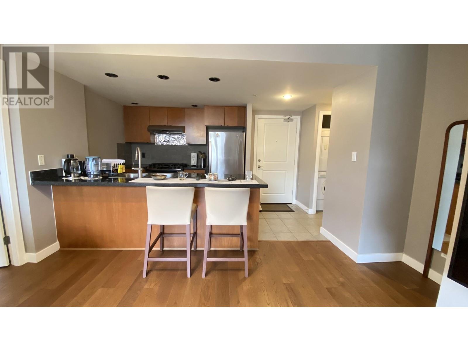 301 6233 KATSURA STREET