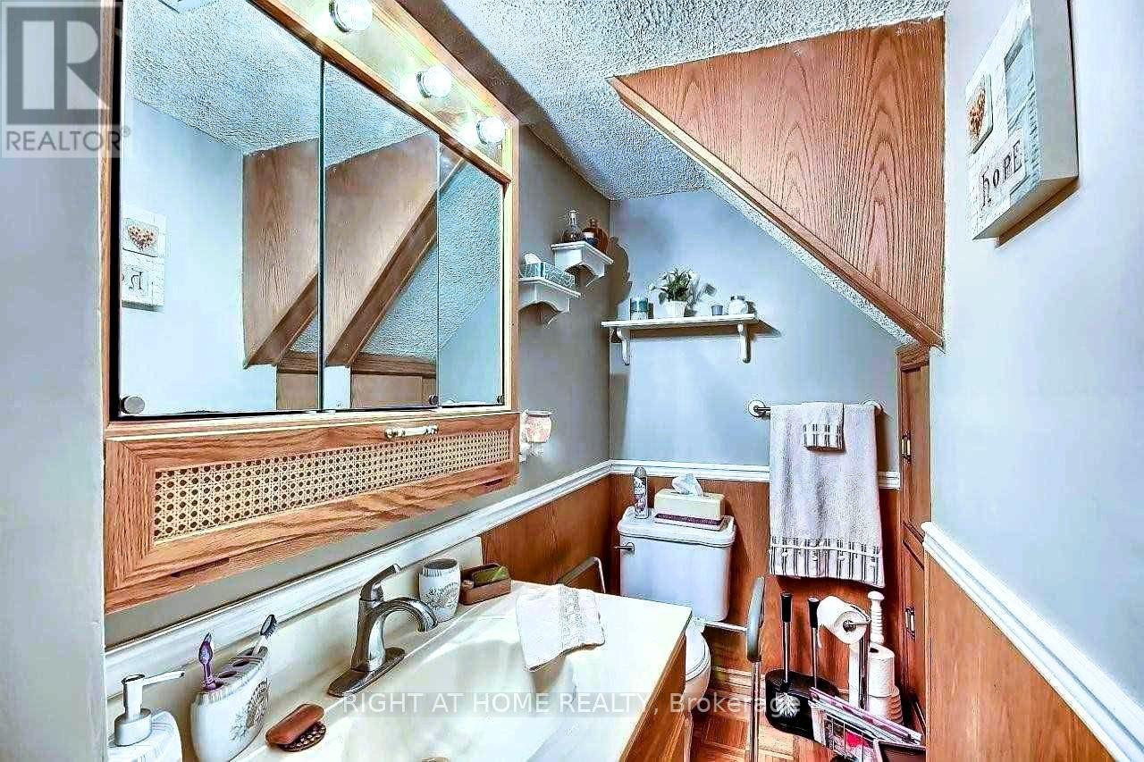 10 The Queensway S, Georgina, Ontario  L4P 1Y7 - Photo 12 - N11964146