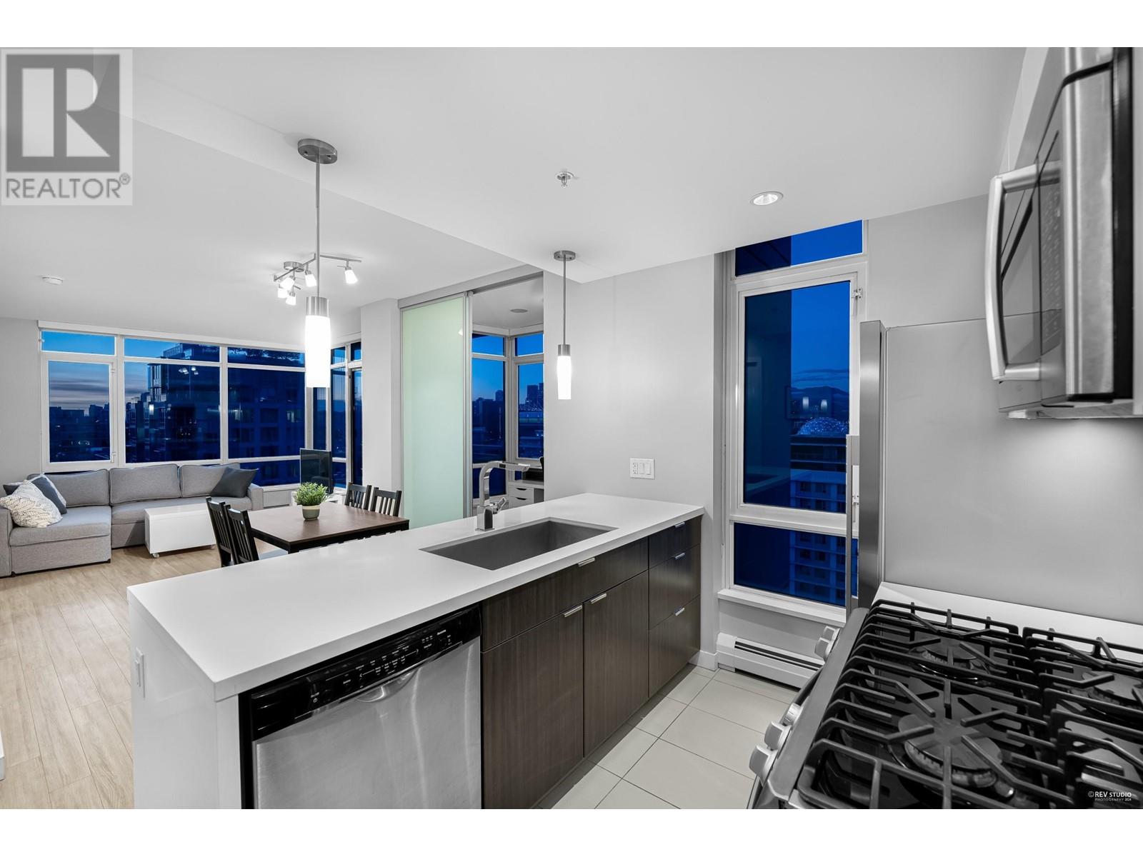 Listing Picture 2 of 21 : 1702 1775 QUEBEC STREET, Vancouver / 溫哥華 - 魯藝地產 Yvonne Lu Group - MLS Medallion Club Member