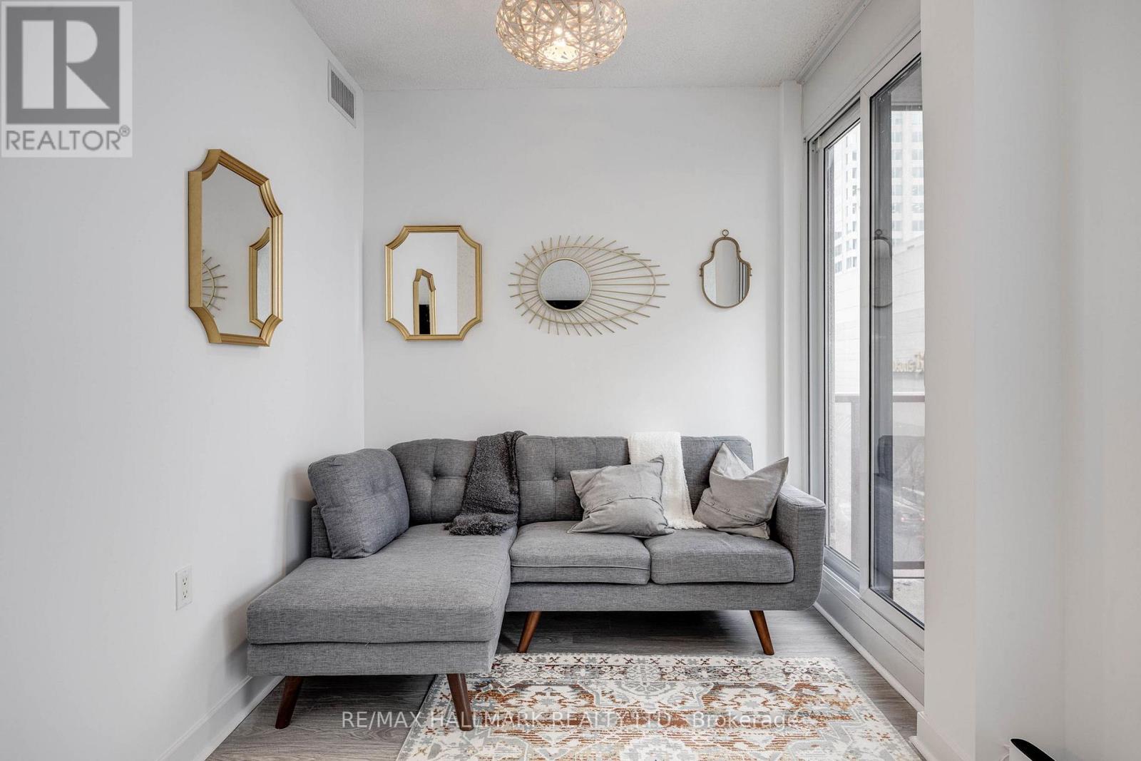 402 - 85 Bloor Street E, Toronto, Ontario  M4W 3Y1 - Photo 4 - C11964264