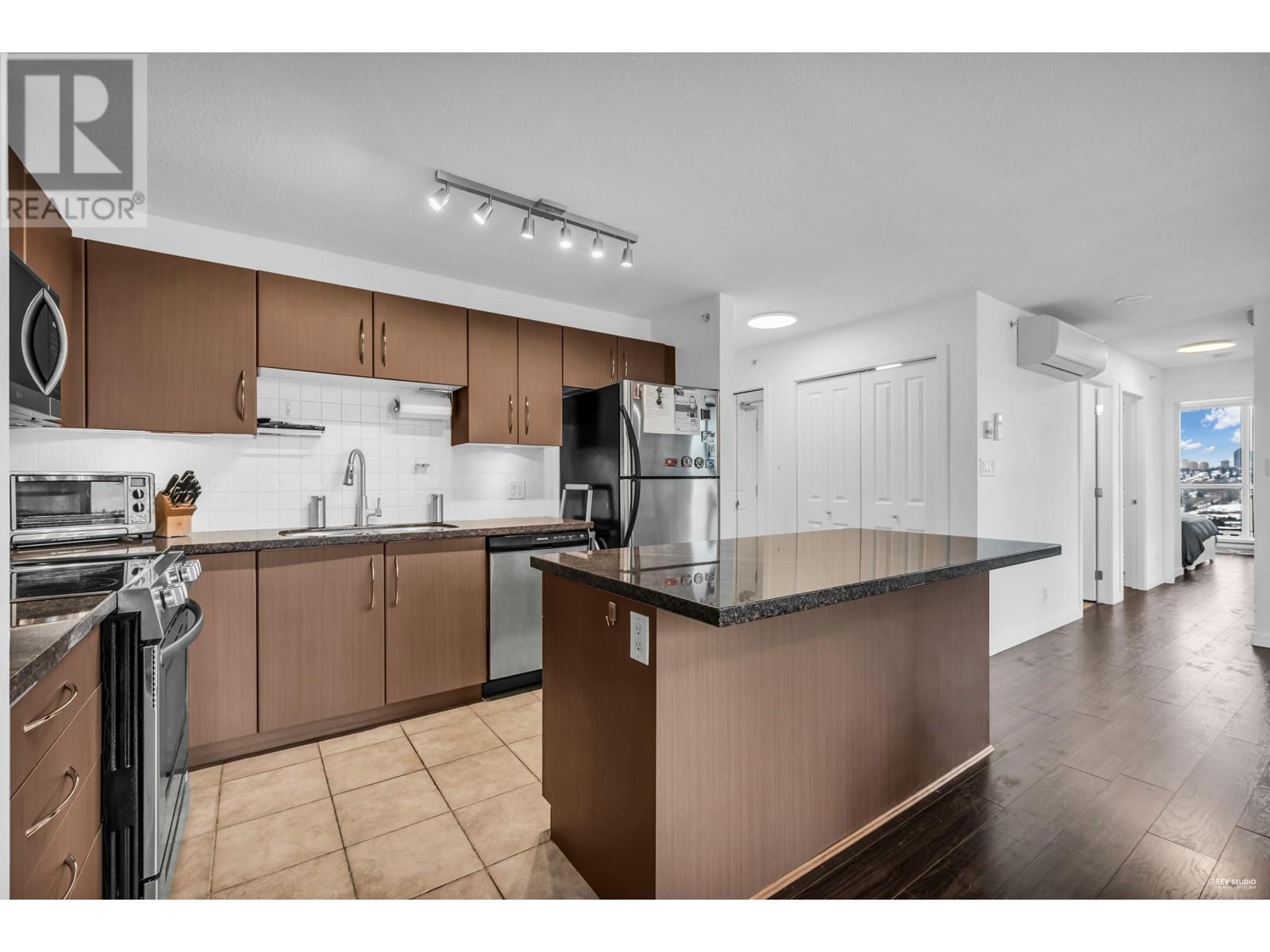 Listing Picture 18 of 31 : 2402 2138 MADISON AVENUE, Burnaby / 本拿比 - 魯藝地產 Yvonne Lu Group - MLS Medallion Club Member