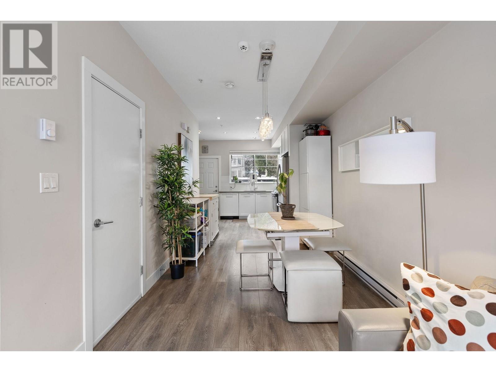 Listing Picture 11 of 40 : 1 5152 CANADA WAY, Burnaby / 本拿比 - 魯藝地產 Yvonne Lu Group - MLS Medallion Club Member