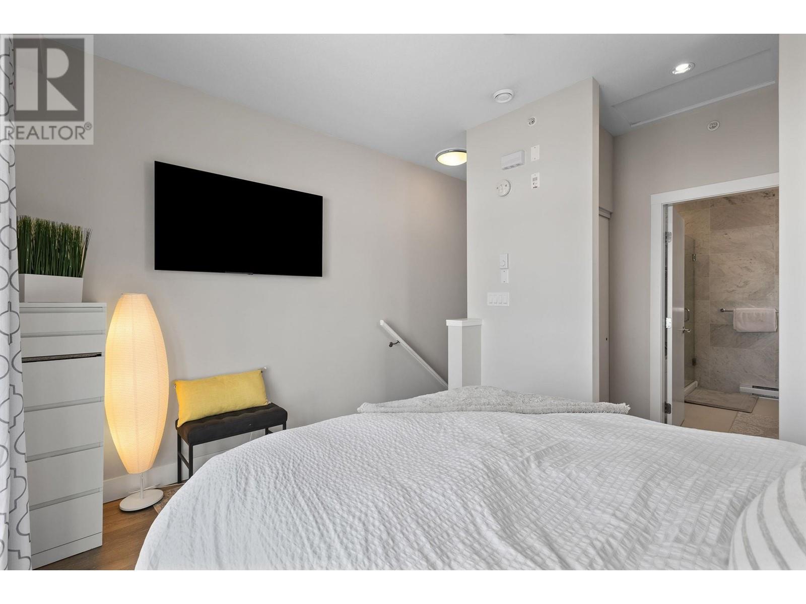 Listing Picture 14 of 40 : 1 5152 CANADA WAY, Burnaby / 本拿比 - 魯藝地產 Yvonne Lu Group - MLS Medallion Club Member