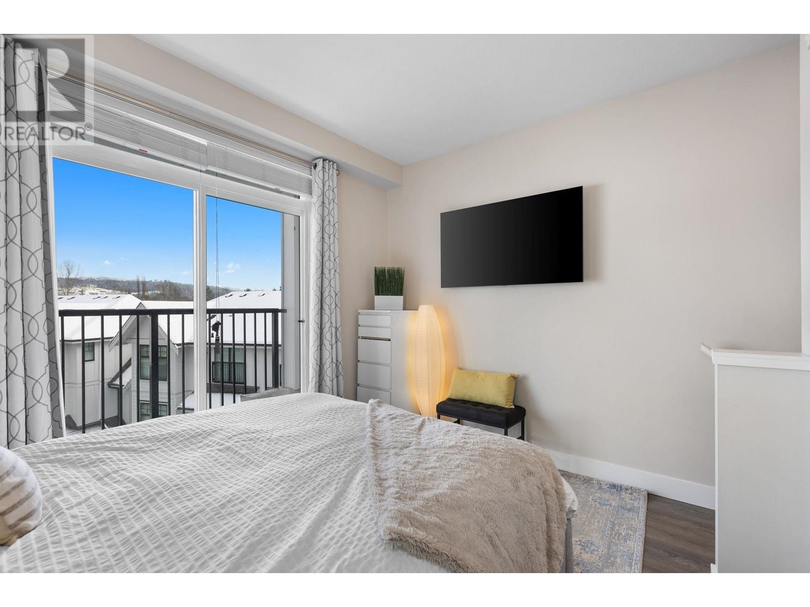 Listing Picture 16 of 40 : 1 5152 CANADA WAY, Burnaby / 本拿比 - 魯藝地產 Yvonne Lu Group - MLS Medallion Club Member