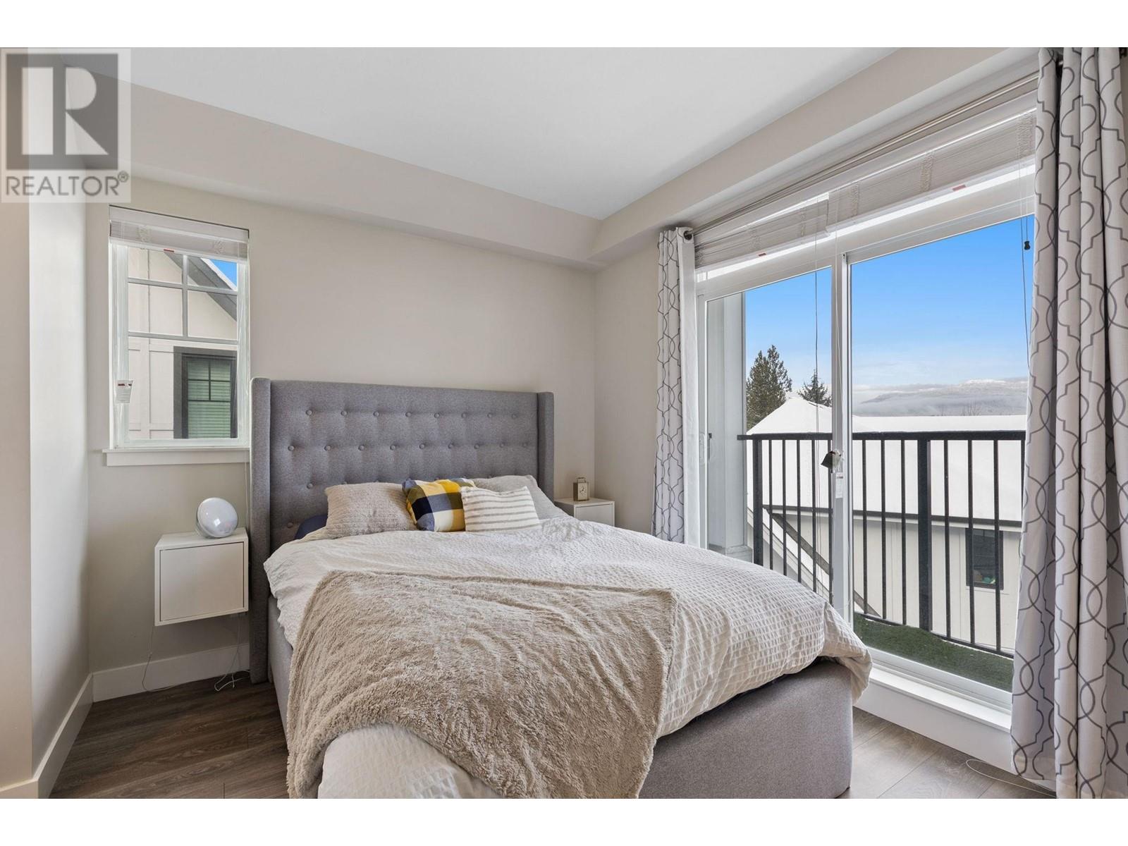 Listing Picture 17 of 40 : 1 5152 CANADA WAY, Burnaby / 本拿比 - 魯藝地產 Yvonne Lu Group - MLS Medallion Club Member