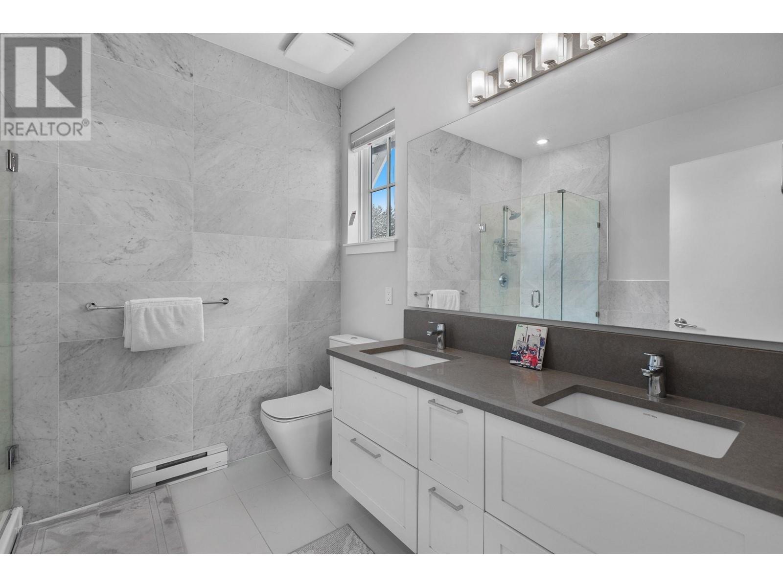 Listing Picture 26 of 40 : 1 5152 CANADA WAY, Burnaby / 本拿比 - 魯藝地產 Yvonne Lu Group - MLS Medallion Club Member