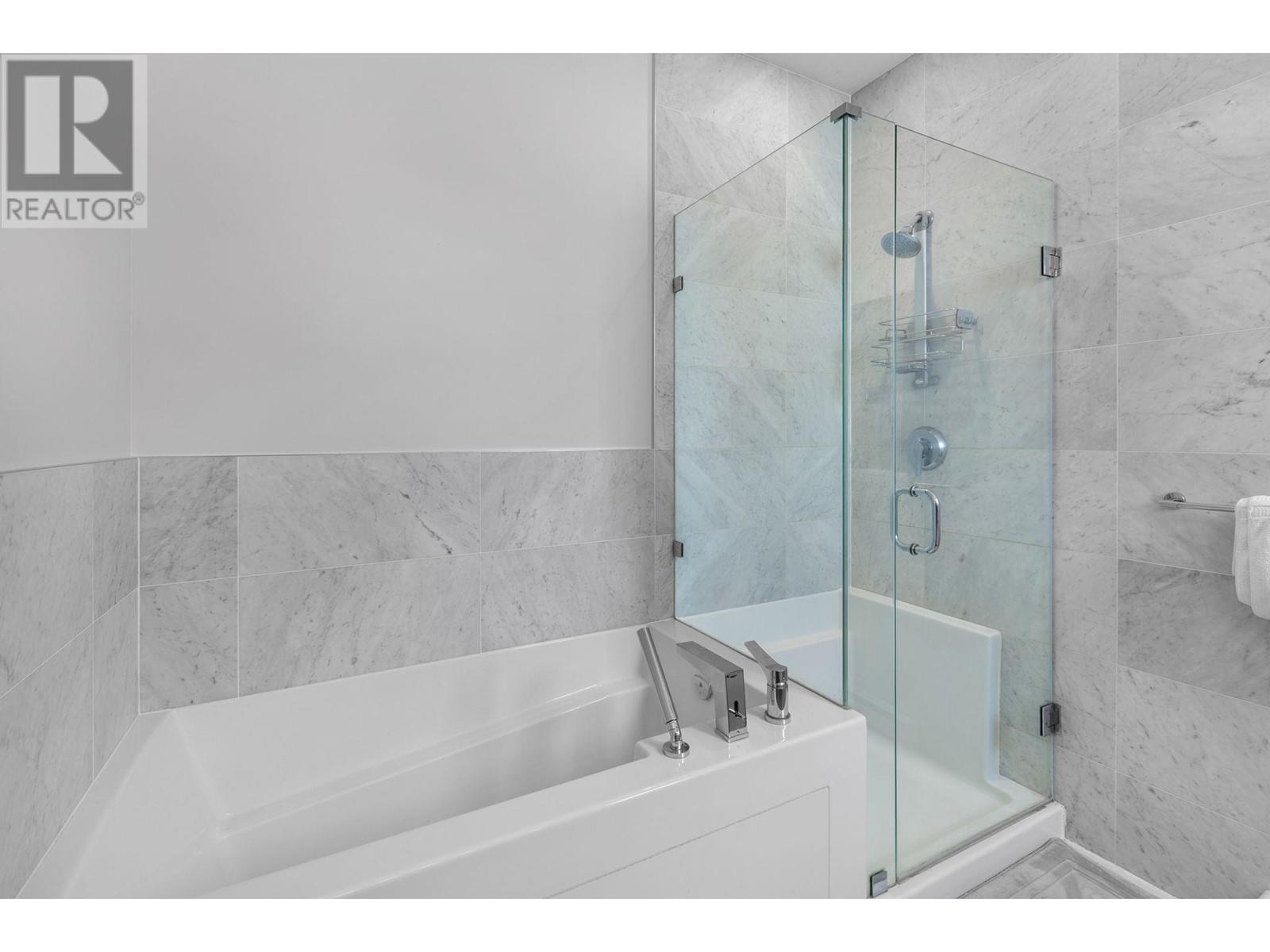 Listing Picture 27 of 40 : 1 5152 CANADA WAY, Burnaby / 本拿比 - 魯藝地產 Yvonne Lu Group - MLS Medallion Club Member