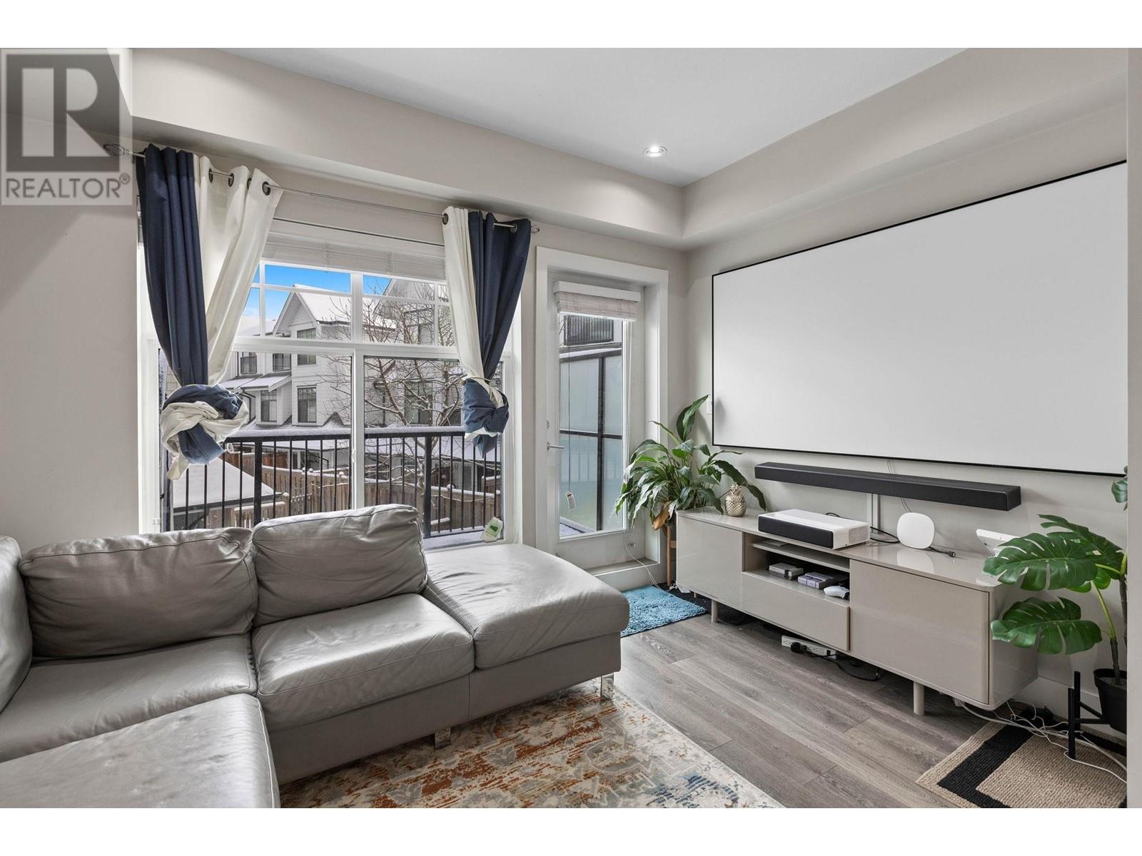 Listing Picture 3 of 40 : 1 5152 CANADA WAY, Burnaby / 本拿比 - 魯藝地產 Yvonne Lu Group - MLS Medallion Club Member