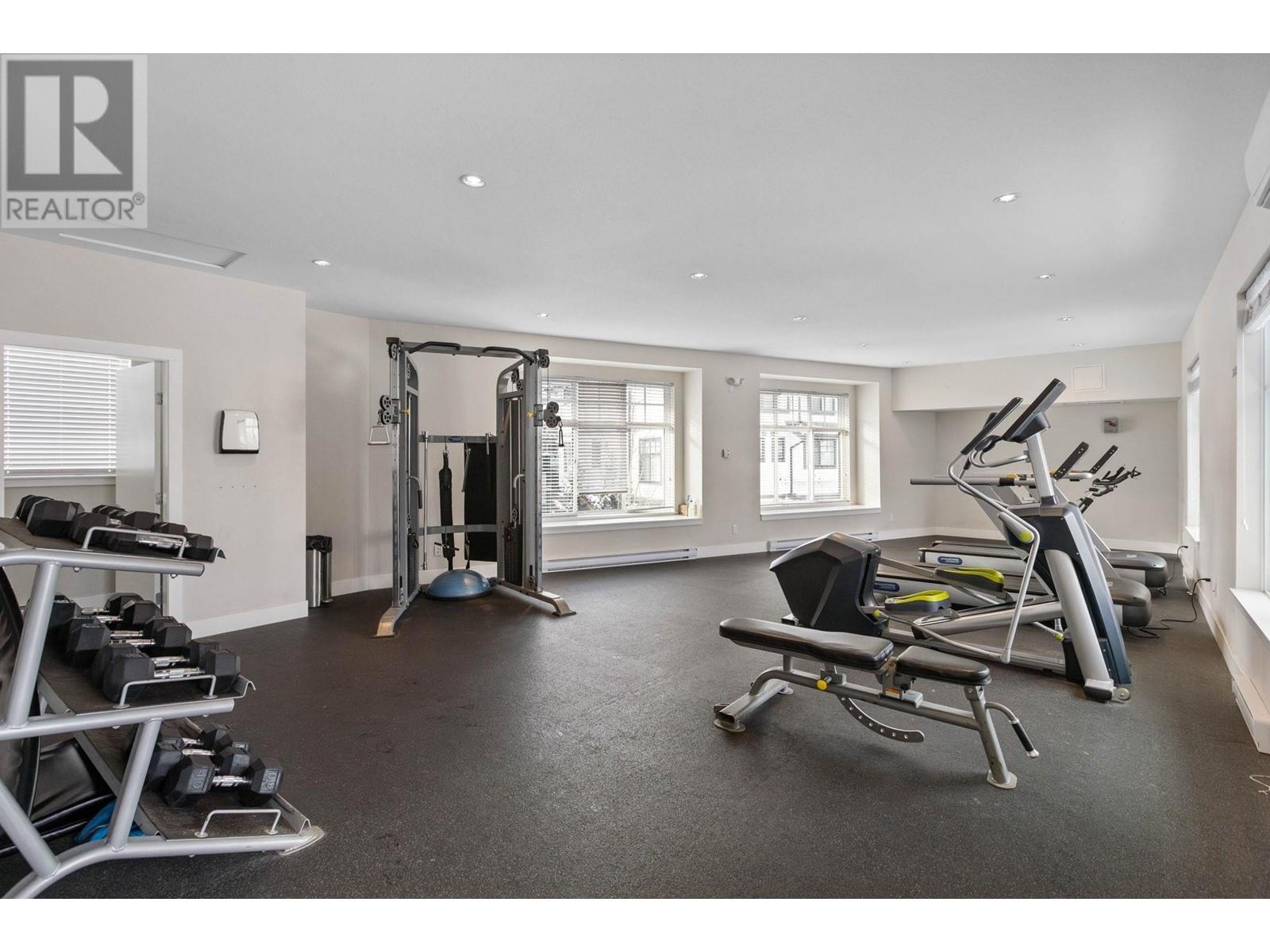Listing Picture 36 of 40 : 1 5152 CANADA WAY, Burnaby / 本拿比 - 魯藝地產 Yvonne Lu Group - MLS Medallion Club Member