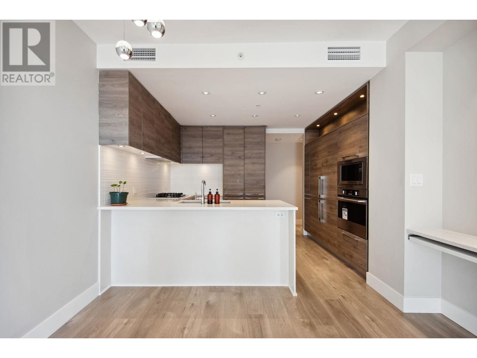 Listing Picture 8 of 40 : 1711 7303 NOBLE LANE, Burnaby / 本拿比 - 魯藝地產 Yvonne Lu Group - MLS Medallion Club Member