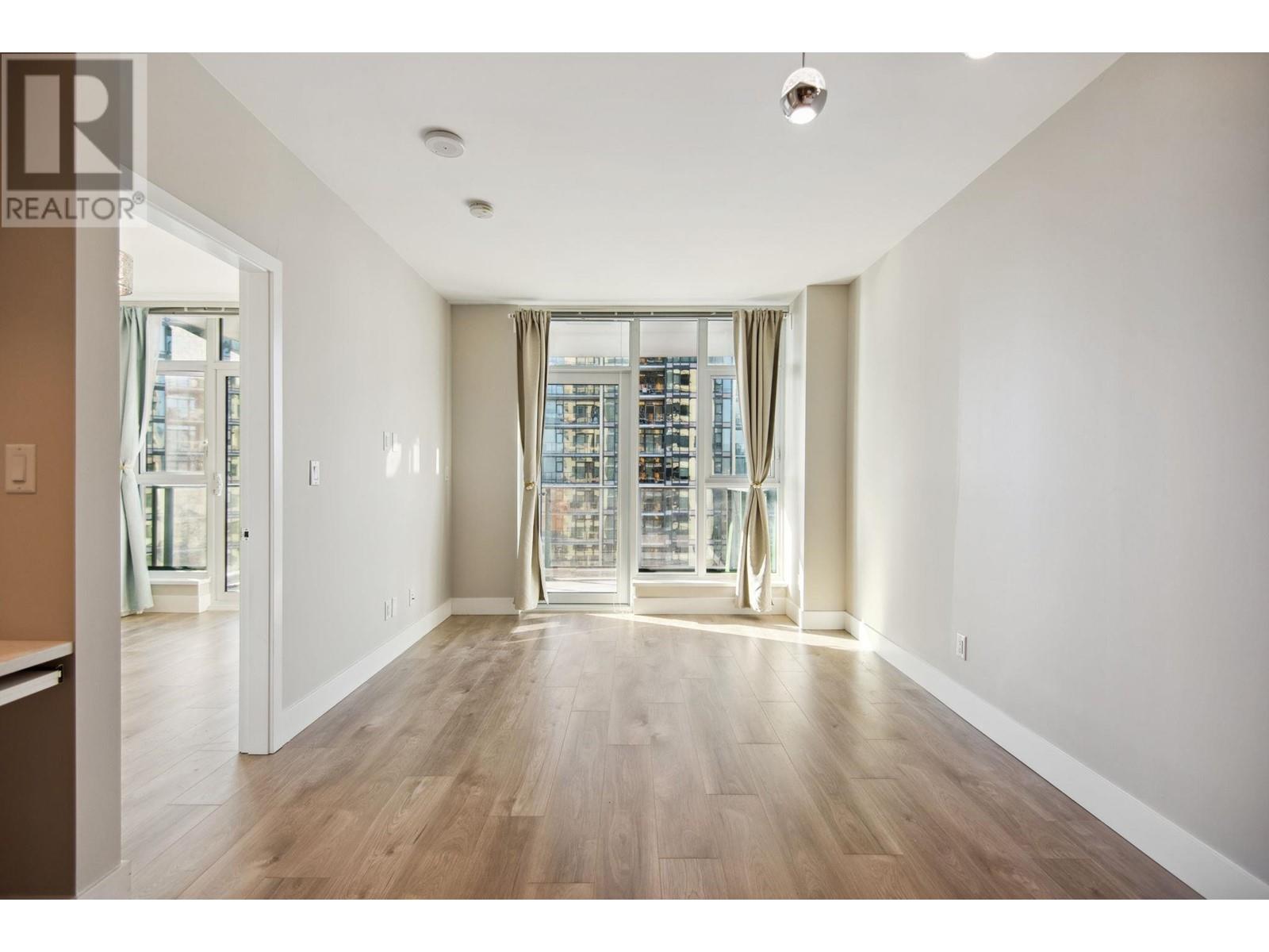 Listing Picture 11 of 40 : 1711 7303 NOBLE LANE, Burnaby / 本拿比 - 魯藝地產 Yvonne Lu Group - MLS Medallion Club Member