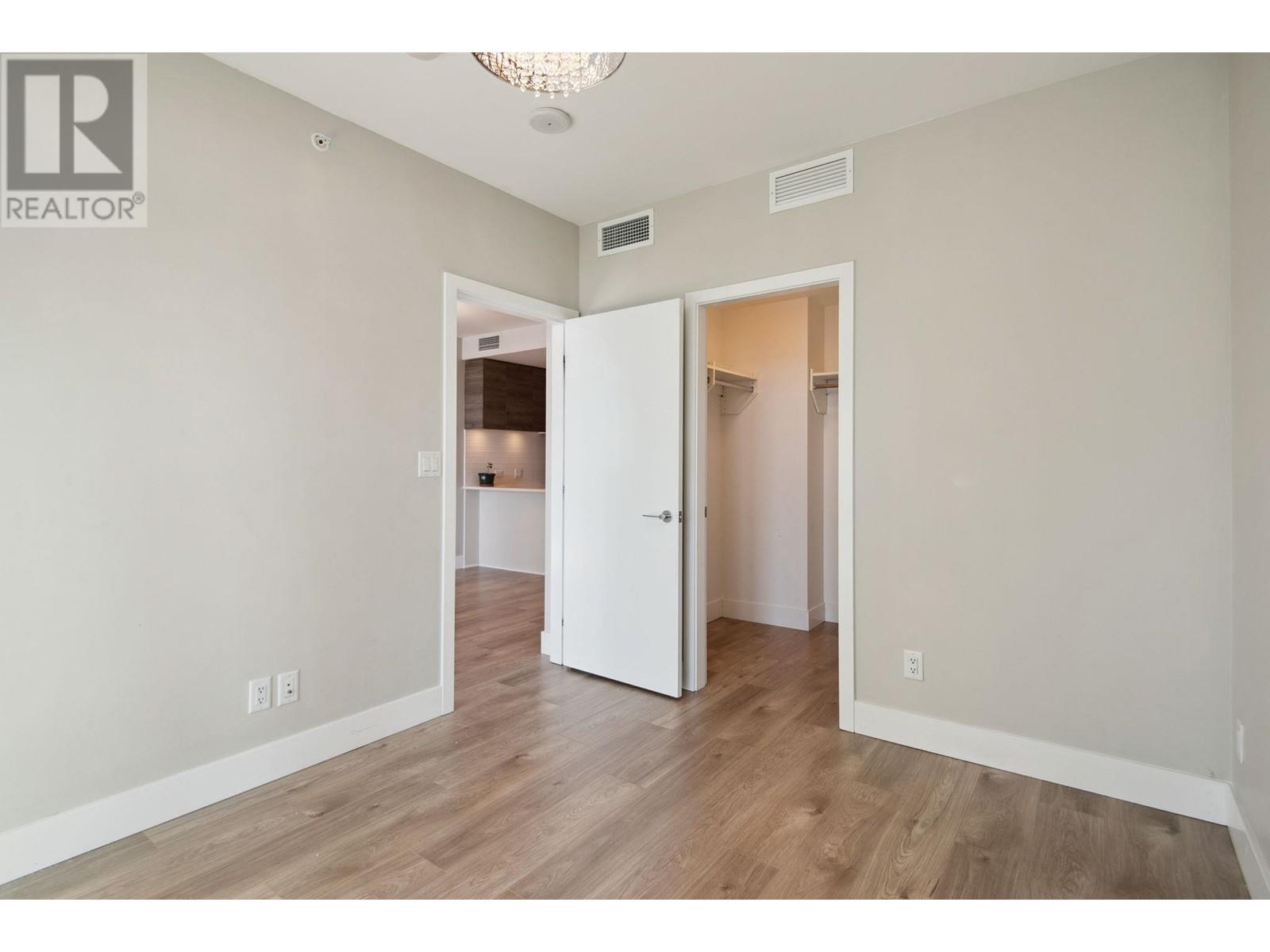 Listing Picture 17 of 40 : 1711 7303 NOBLE LANE, Burnaby / 本拿比 - 魯藝地產 Yvonne Lu Group - MLS Medallion Club Member