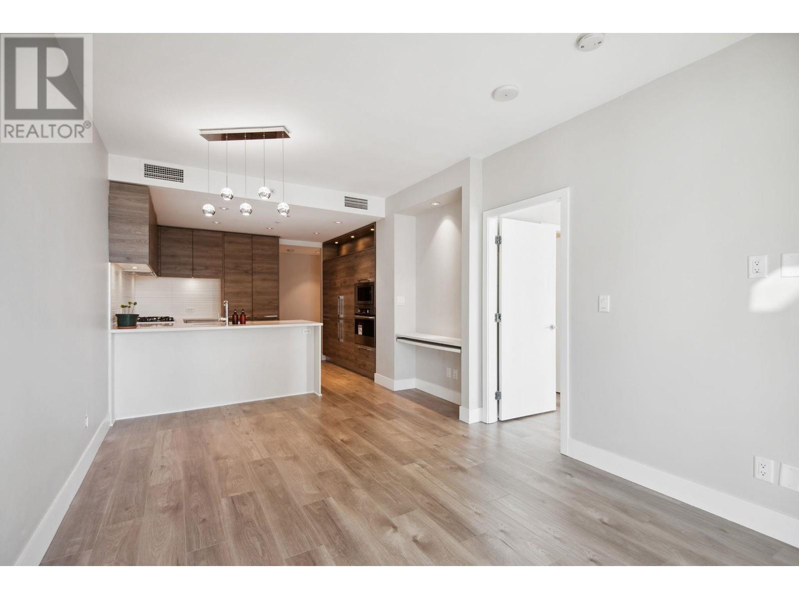 Listing Picture 3 of 40 : 1711 7303 NOBLE LANE, Burnaby / 本拿比 - 魯藝地產 Yvonne Lu Group - MLS Medallion Club Member