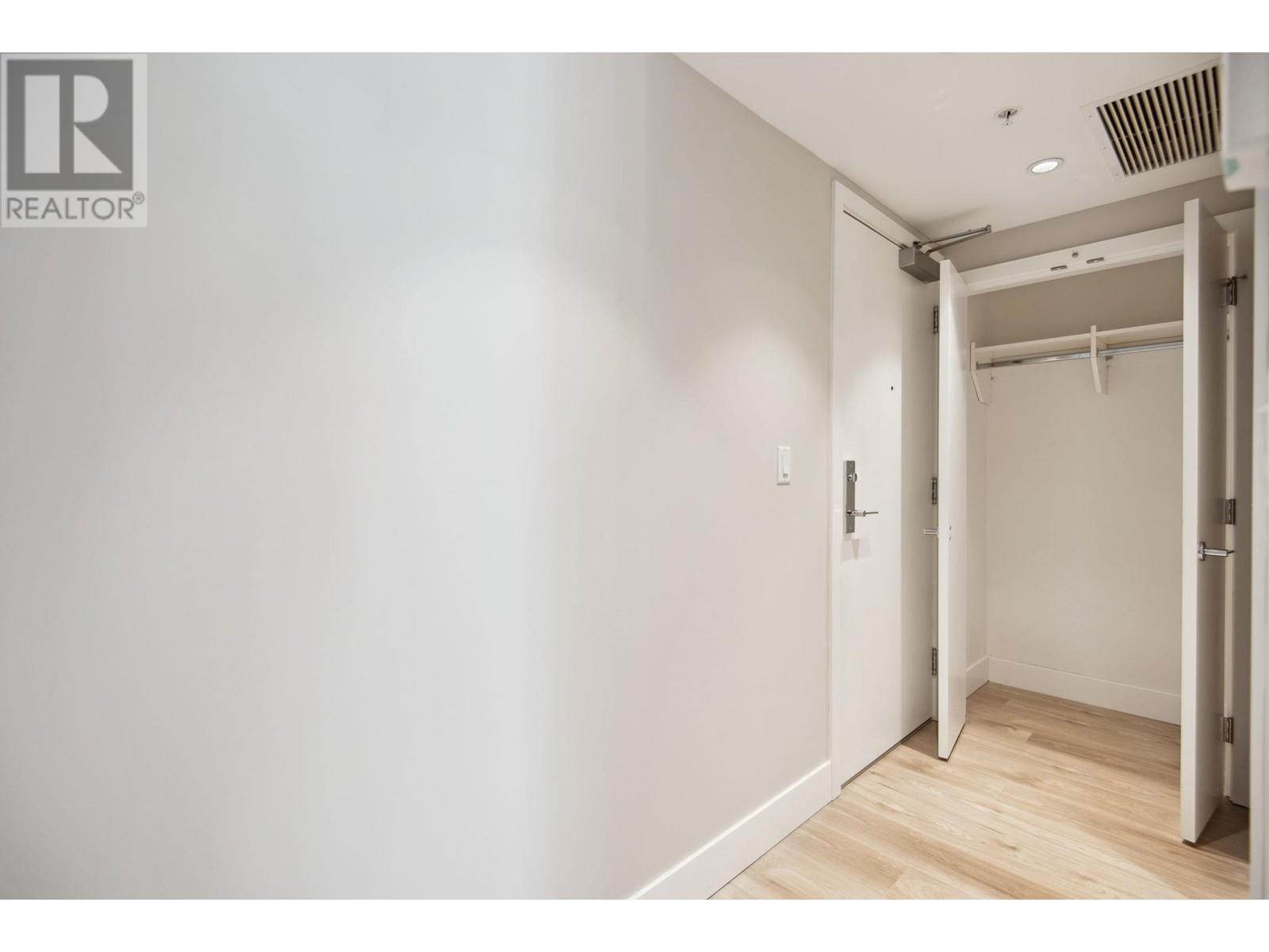 Listing Picture 21 of 40 : 1711 7303 NOBLE LANE, Burnaby / 本拿比 - 魯藝地產 Yvonne Lu Group - MLS Medallion Club Member