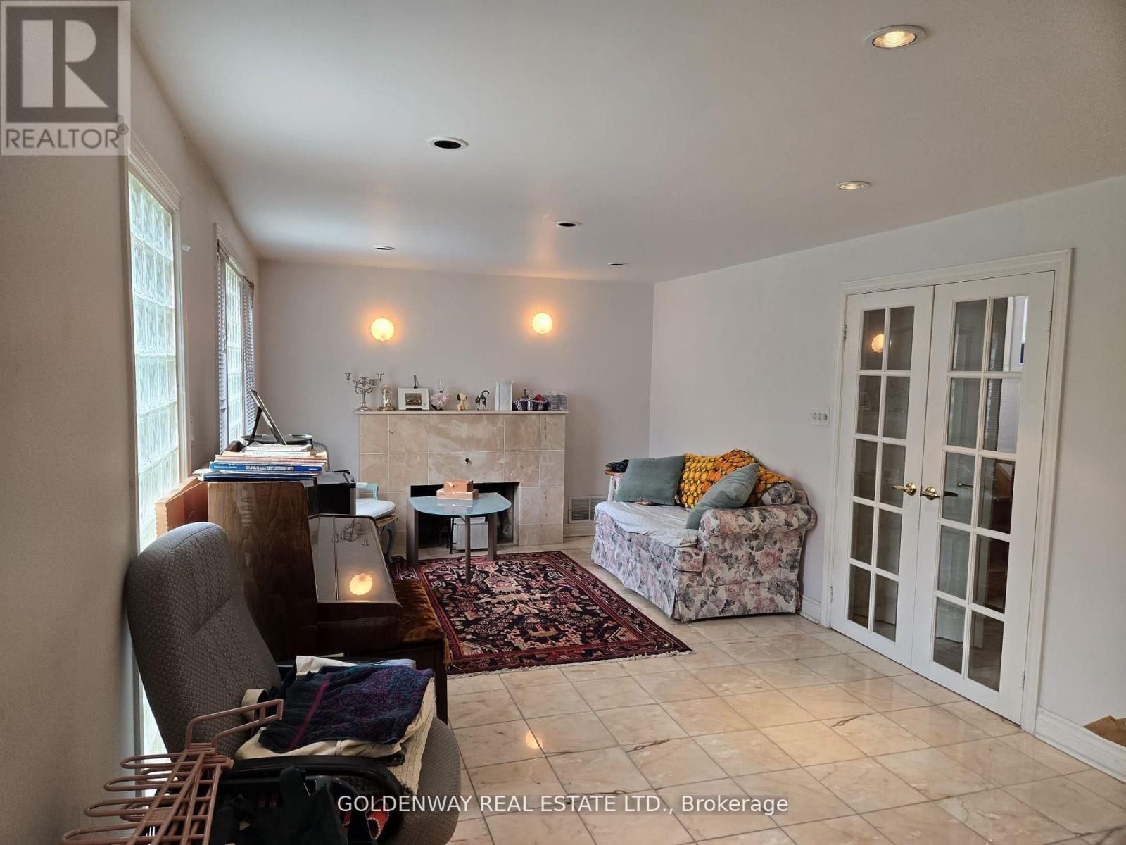 28 Harrison Road, Toronto, Ontario  M2L 1V4 - Photo 7 - C11964446