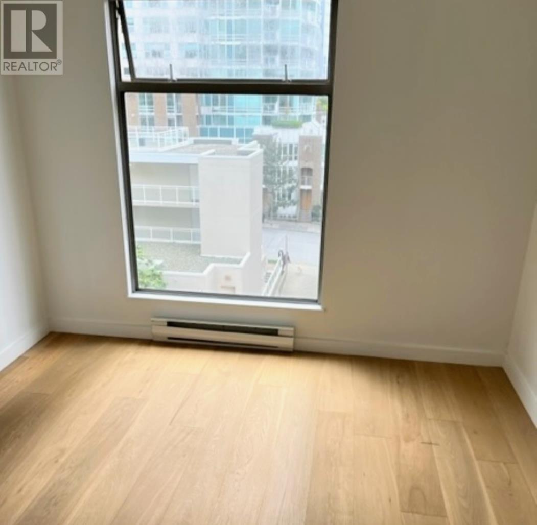 Listing Picture 4 of 14 : 505 990 BEACH AVENUE, Vancouver / 溫哥華 - 魯藝地產 Yvonne Lu Group - MLS Medallion Club Member