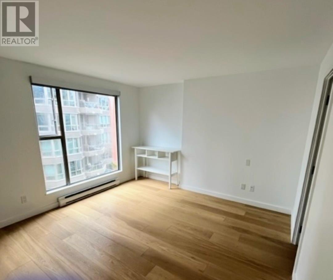 Listing Picture 2 of 14 : 505 990 BEACH AVENUE, Vancouver / 溫哥華 - 魯藝地產 Yvonne Lu Group - MLS Medallion Club Member