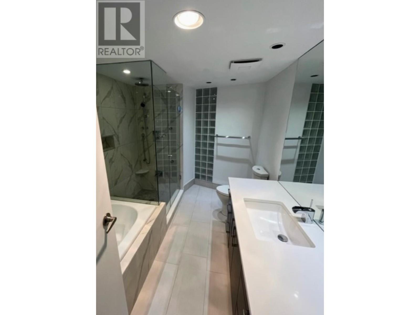 Listing Picture 6 of 14 : 505 990 BEACH AVENUE, Vancouver / 溫哥華 - 魯藝地產 Yvonne Lu Group - MLS Medallion Club Member