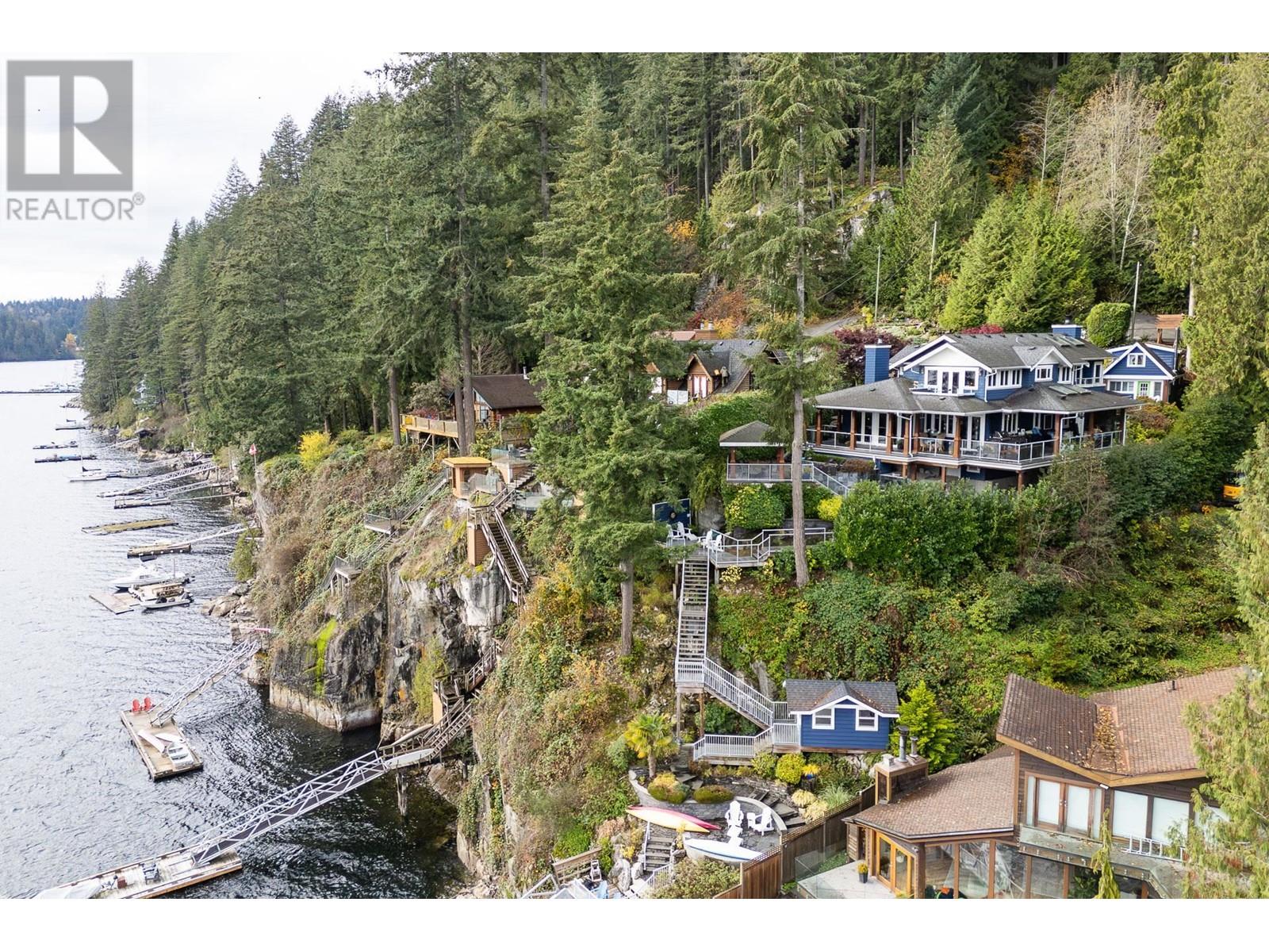 5125 Indian River Drive, North Vancouver, British Columbia  V7G 2T6 - Photo 2 - R2942990