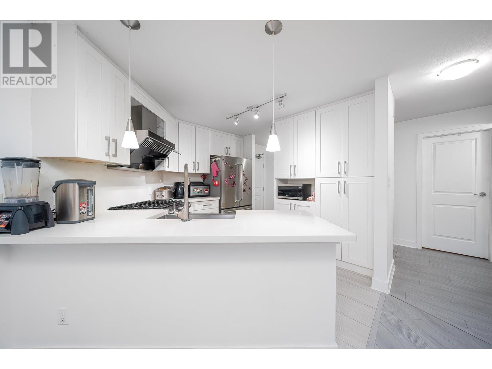 Listing Picture 15 of 36 : 214 9333 ALBERTA ROAD, Richmond / 烈治文 - 魯藝地產 Yvonne Lu Group - MLS Medallion Club Member