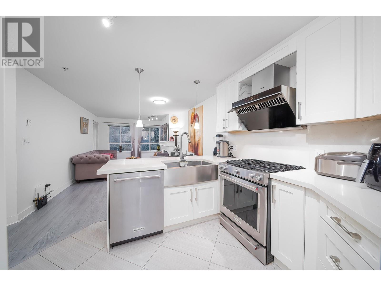 Listing Picture 7 of 36 : 214 9333 ALBERTA ROAD, Richmond / 烈治文 - 魯藝地產 Yvonne Lu Group - MLS Medallion Club Member