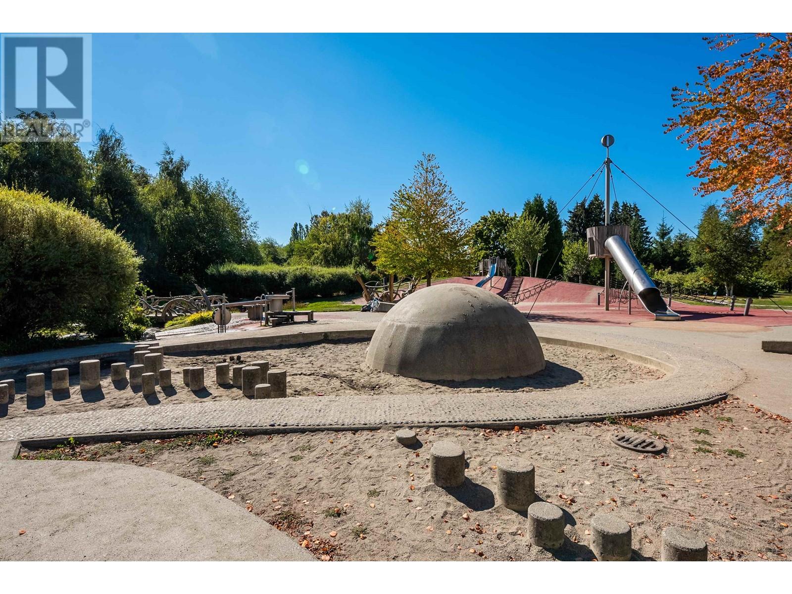 Listing Picture 29 of 36 : 214 9333 ALBERTA ROAD, Richmond / 烈治文 - 魯藝地產 Yvonne Lu Group - MLS Medallion Club Member