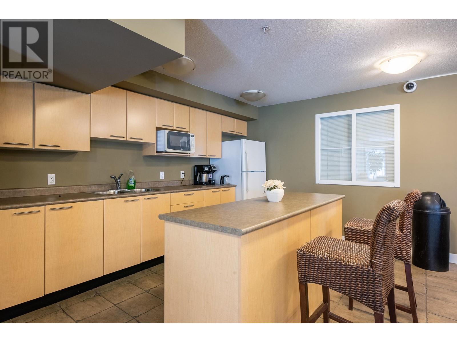 Listing Picture 34 of 36 : 214 9333 ALBERTA ROAD, Richmond / 烈治文 - 魯藝地產 Yvonne Lu Group - MLS Medallion Club Member