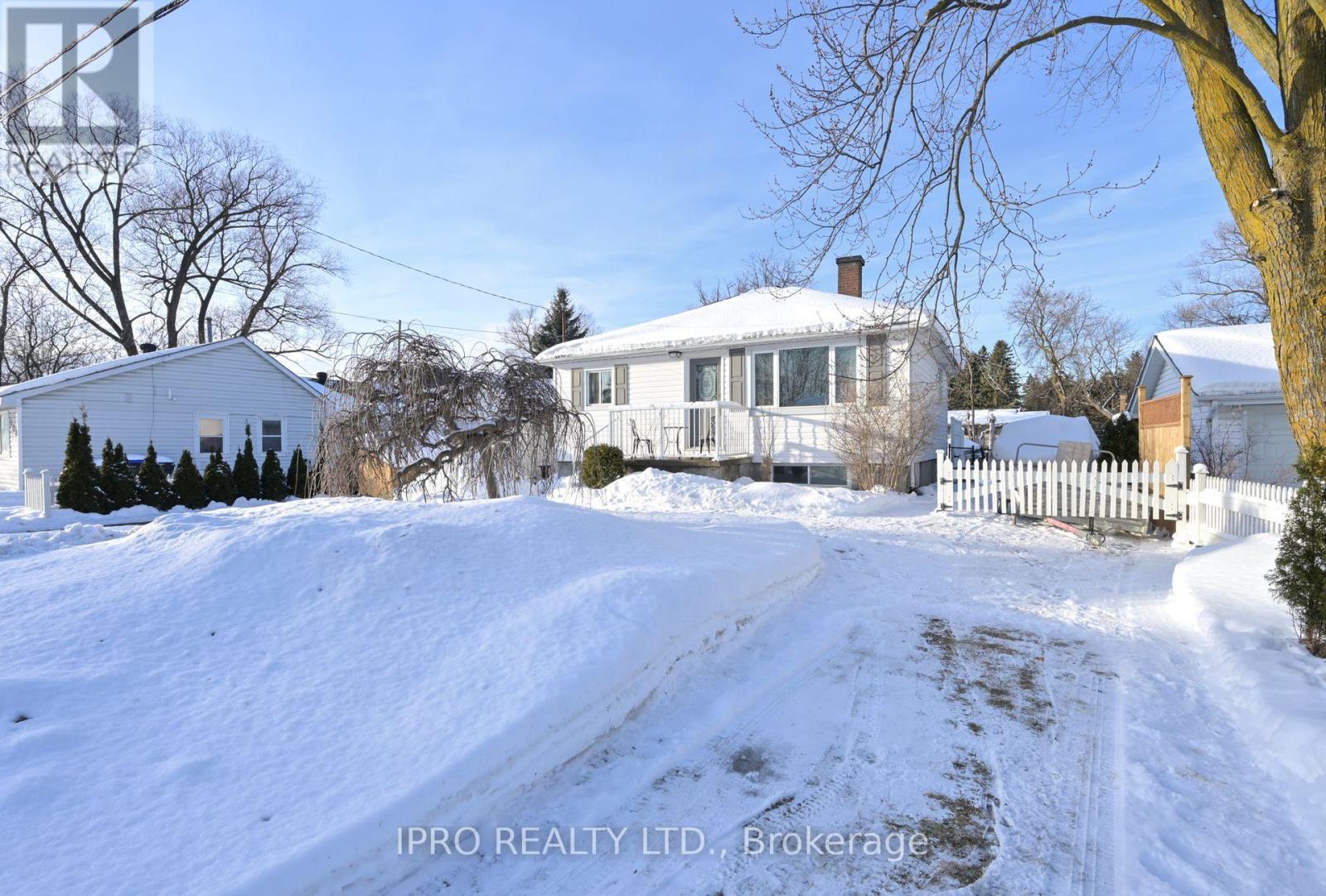 204 Brock Street, Clearview, Ontario  L0M 1S0 - Photo 2 - S11964539