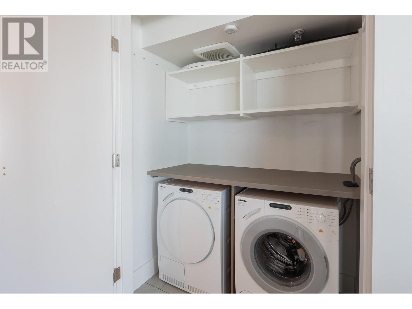 Listing Picture 11 of 14 : 3701 667 HOWE STREET, Vancouver / 溫哥華 - 魯藝地產 Yvonne Lu Group - MLS Medallion Club Member