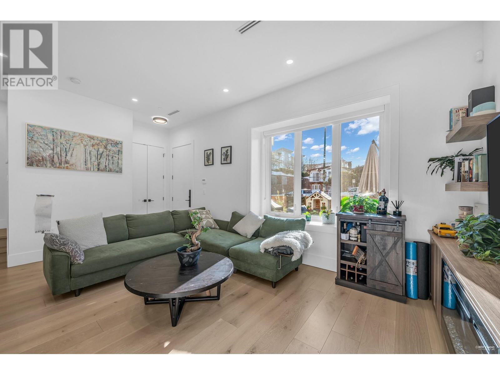 1907 E 40th Avenue, Vancouver, British Columbia  V5P 1J1 - Photo 4 - R2959170