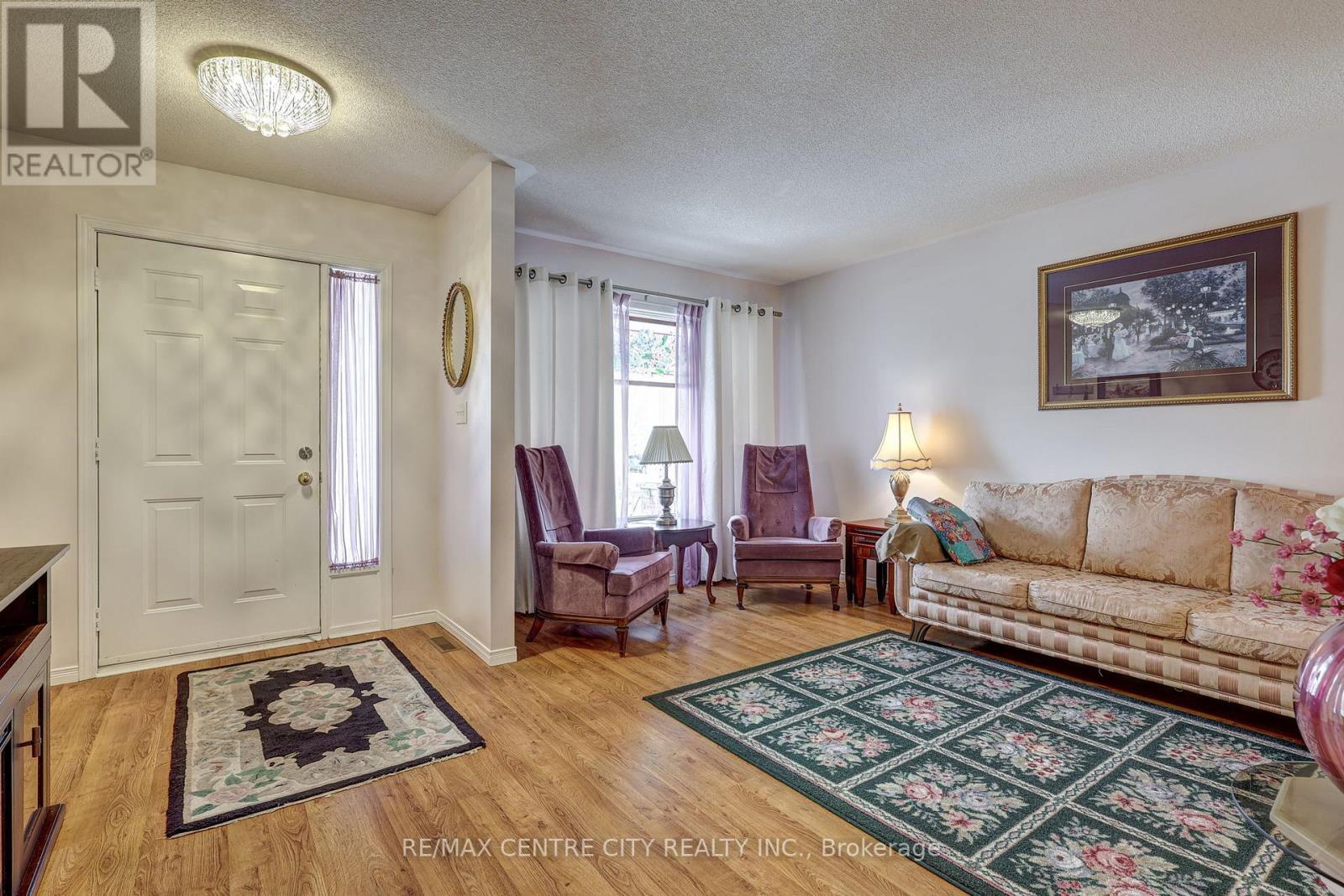 Photo 6 of 50 for 11 Lyford Court