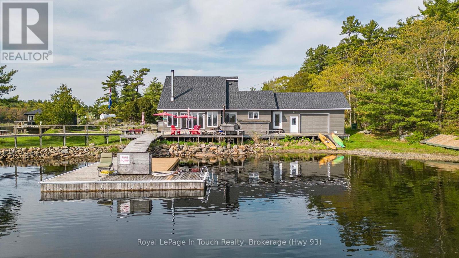 B55-19 MOON ISLAND, The Archipelago, Ontario