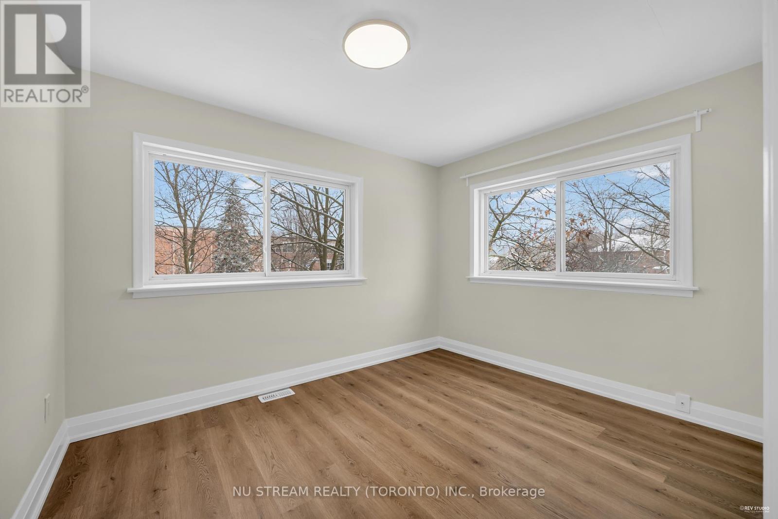 Upper 3 - 235 Senlac Road, Toronto, Ontario  M2R 1P6 - Photo 10 - C11963349