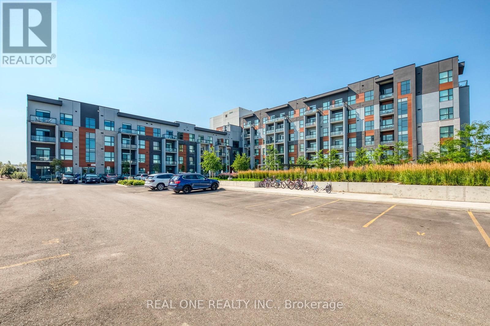 417 - 95 Dundas Street W, Oakville, Ontario  L6M 5N4 - Photo 2 - W11964699