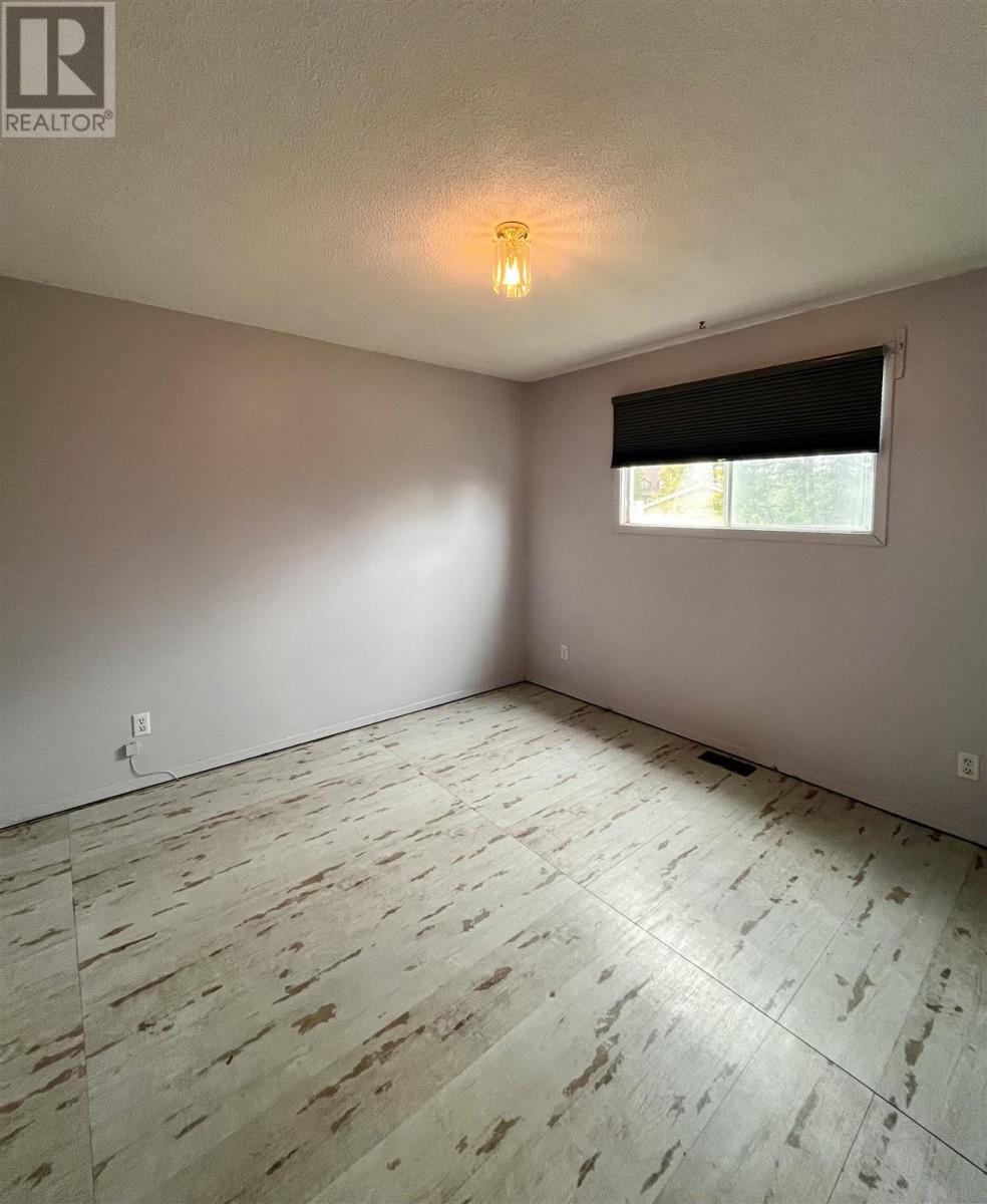 113 Court St, Longlac, Ontario  P0T 2A0 - Photo 16 - TB242594