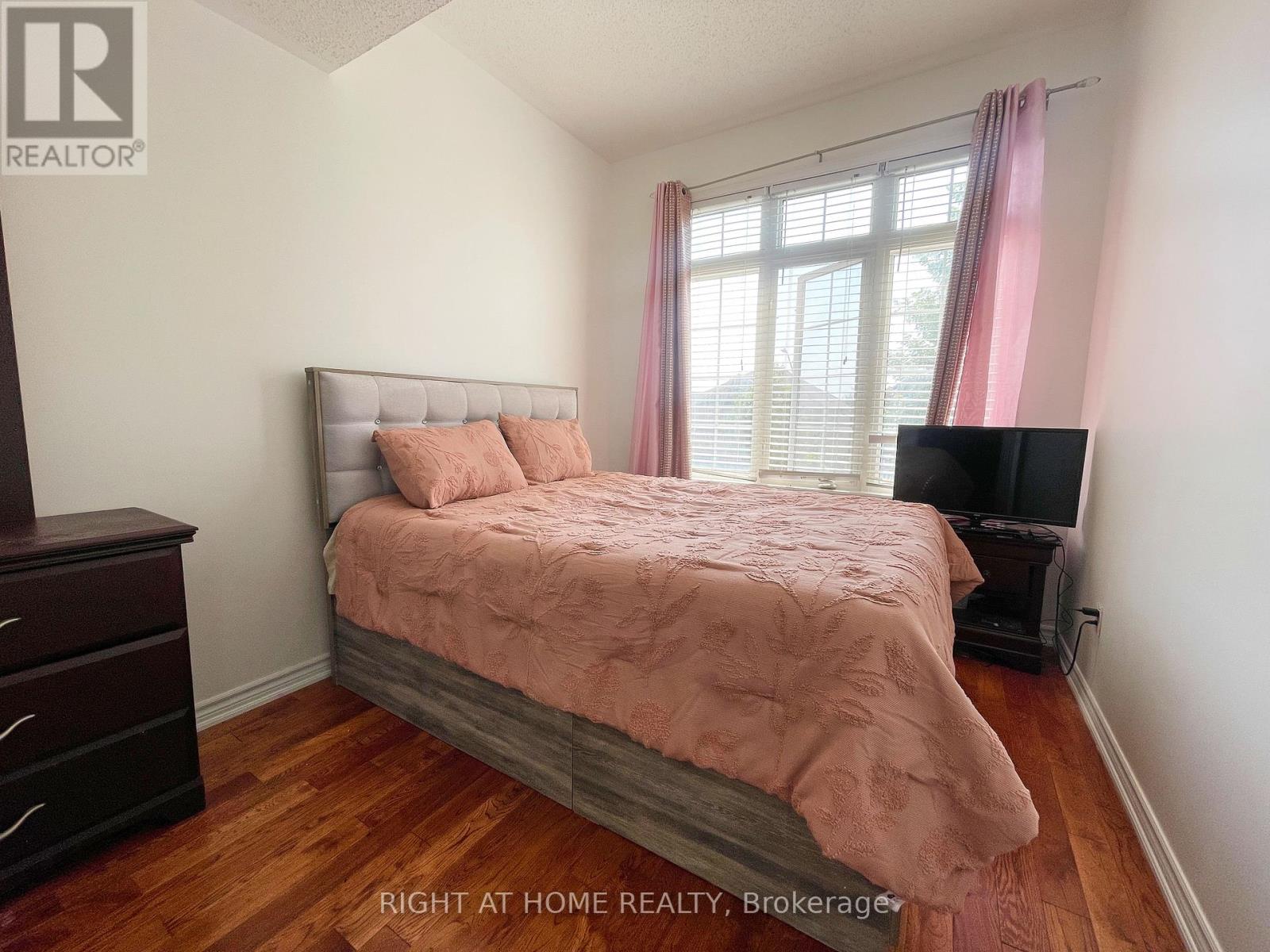 165 Zia Dodda Crescent, Brampton, Ontario  L6P 1T2 - Photo 10 - W11963357