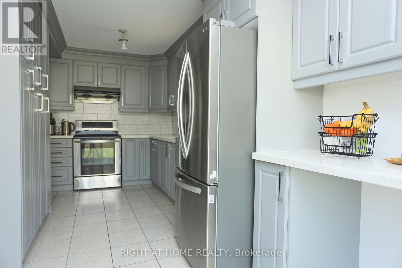 Property at 165 ZIA DODDA CRESCENT image 4