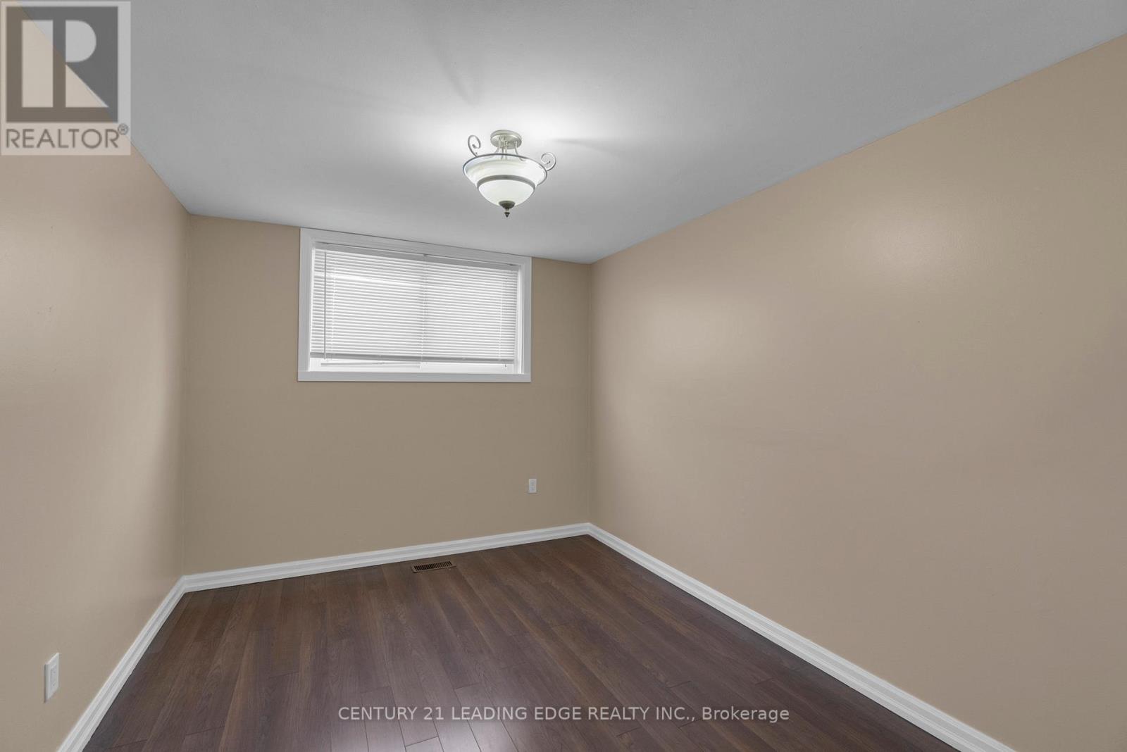 #1 - Basement - 35 Benton Street, Brampton, Ontario  L6W 3B8 - Photo 5 - W11963374