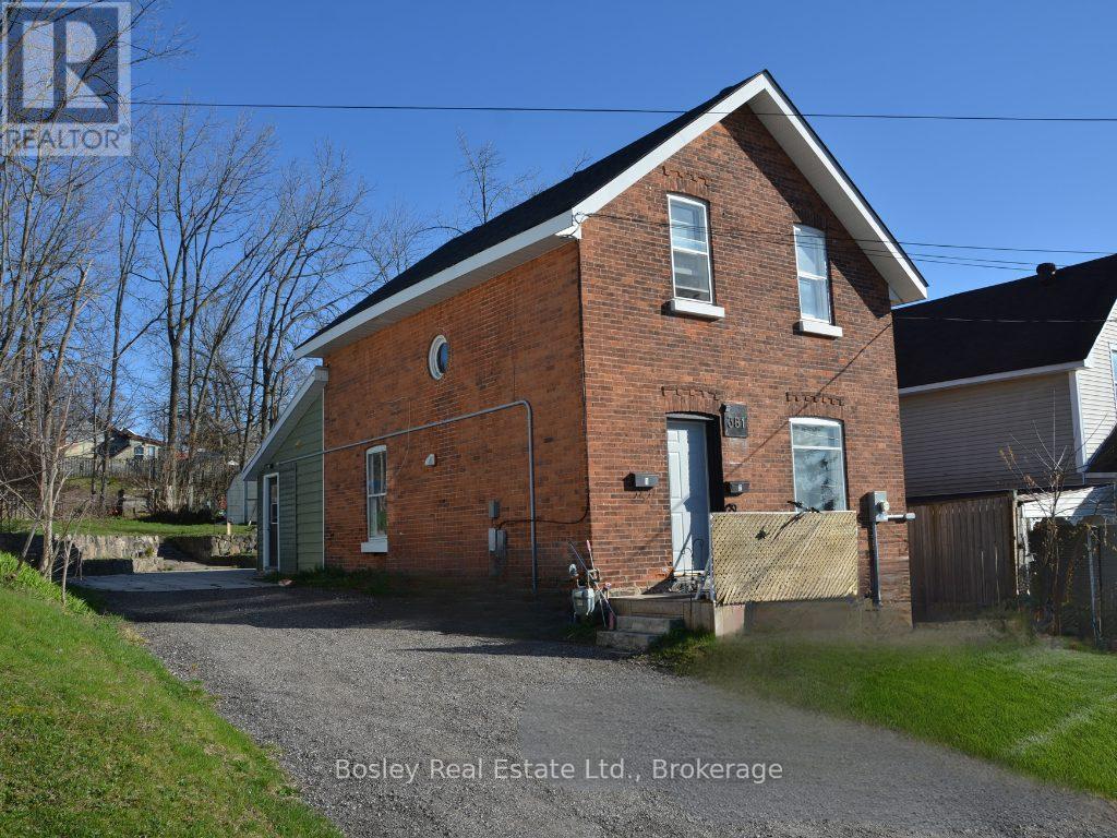 381 GLOUCESTER STREET, Midland, Ontario