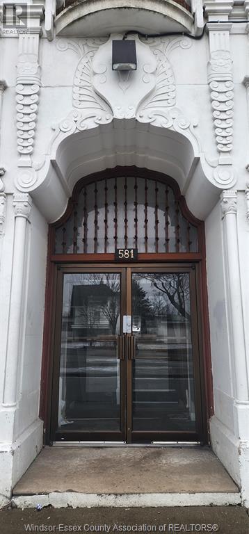 Property at 581 CATARAQUI STREET image 4