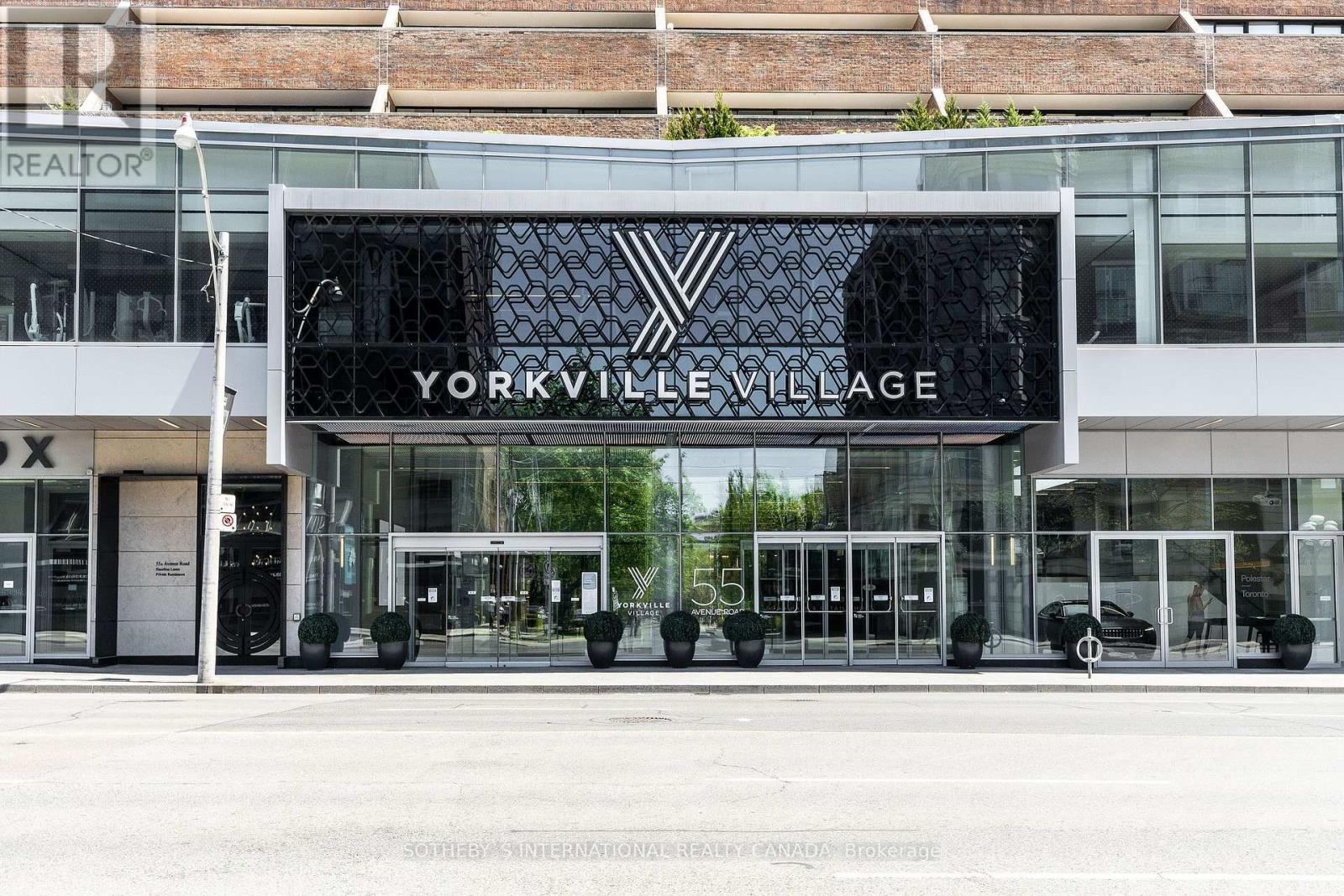 Property at 408 - 55A AVENUE ROAD image 1