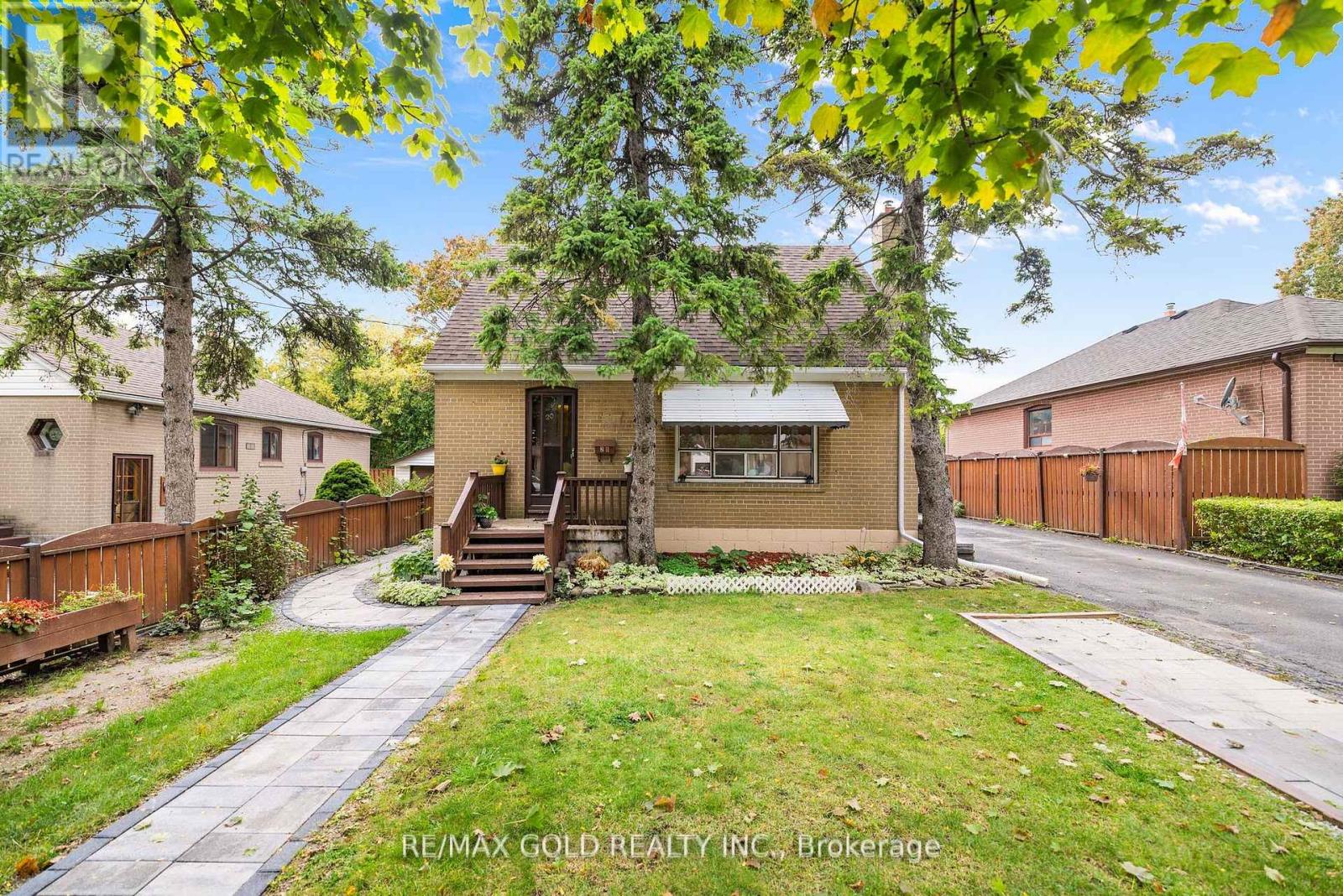 20 Hatfield Crescent, Toronto, Ontario  M9W 3R8 - Photo 2 - W11964846