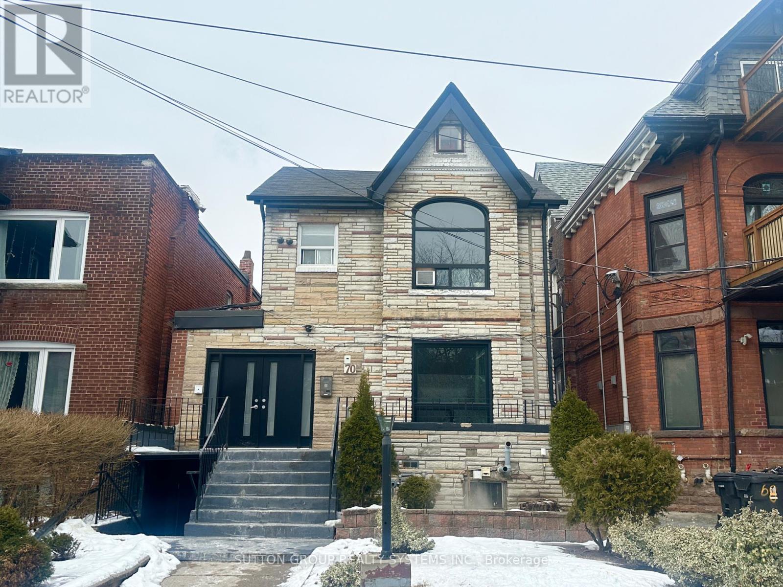 202 - 70 Melbourne Avenue, Toronto, Ontario  M6K 1K7 - Photo 2 - W11964295