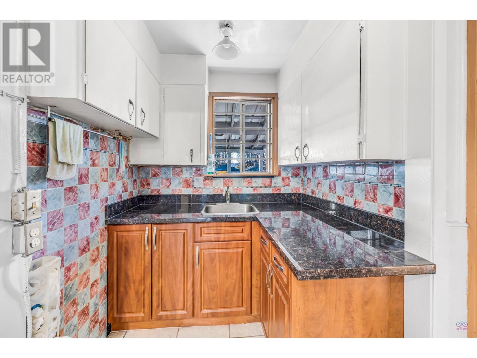 Listing Picture 13 of 37 : 532 UNION STREET, Vancouver / 溫哥華 - 魯藝地產 Yvonne Lu Group - MLS Medallion Club Member