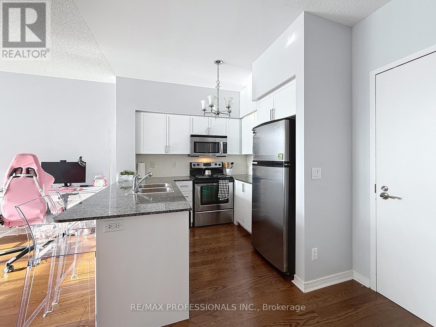 204 - 15 Legion Road, Toronto, Ontario  M8V 0A9 - Photo 5 - W11965037