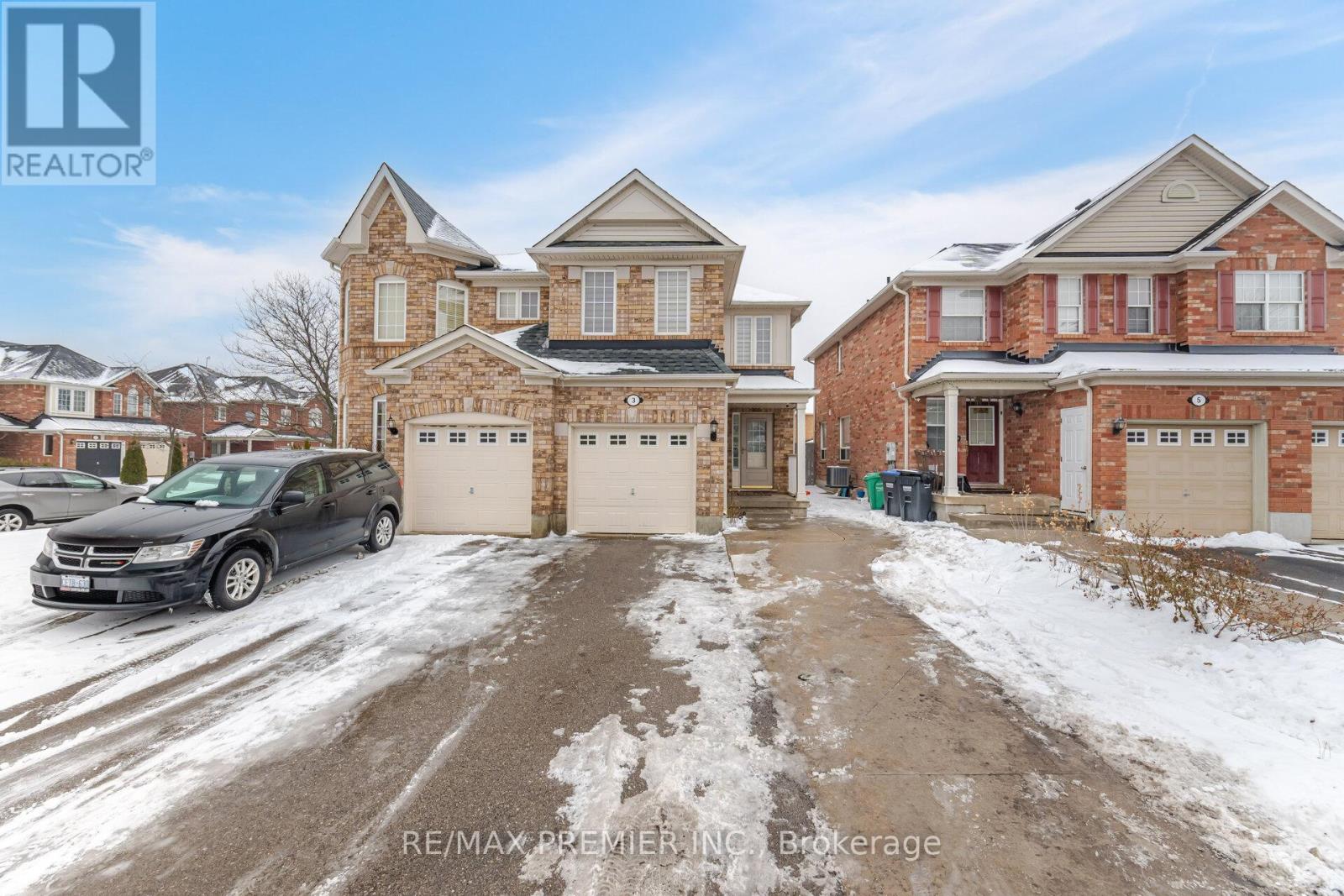 3 Coachlight Crescent, Brampton, Ontario  L6P 2Y6 - Photo 2 - W11964788