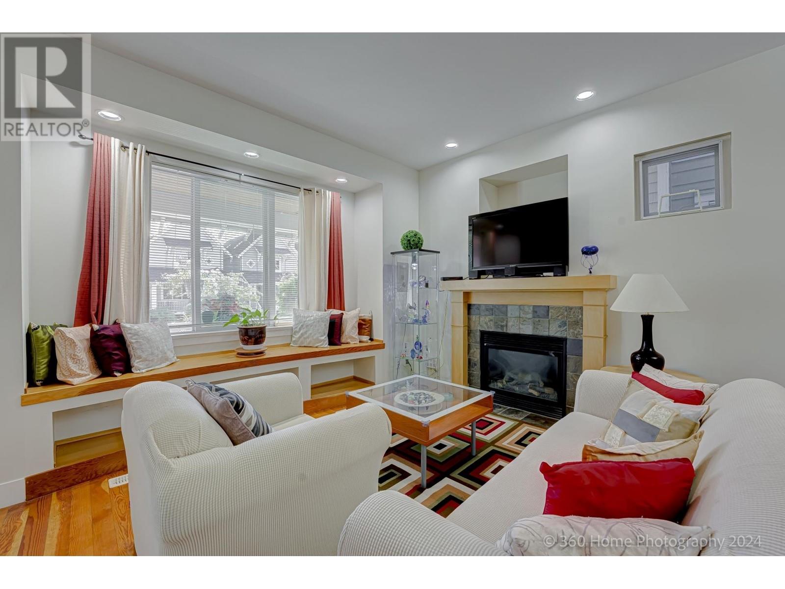 284 Furness Street, New Westminster, British Columbia  V3M 0B4 - Photo 4 - R2964963