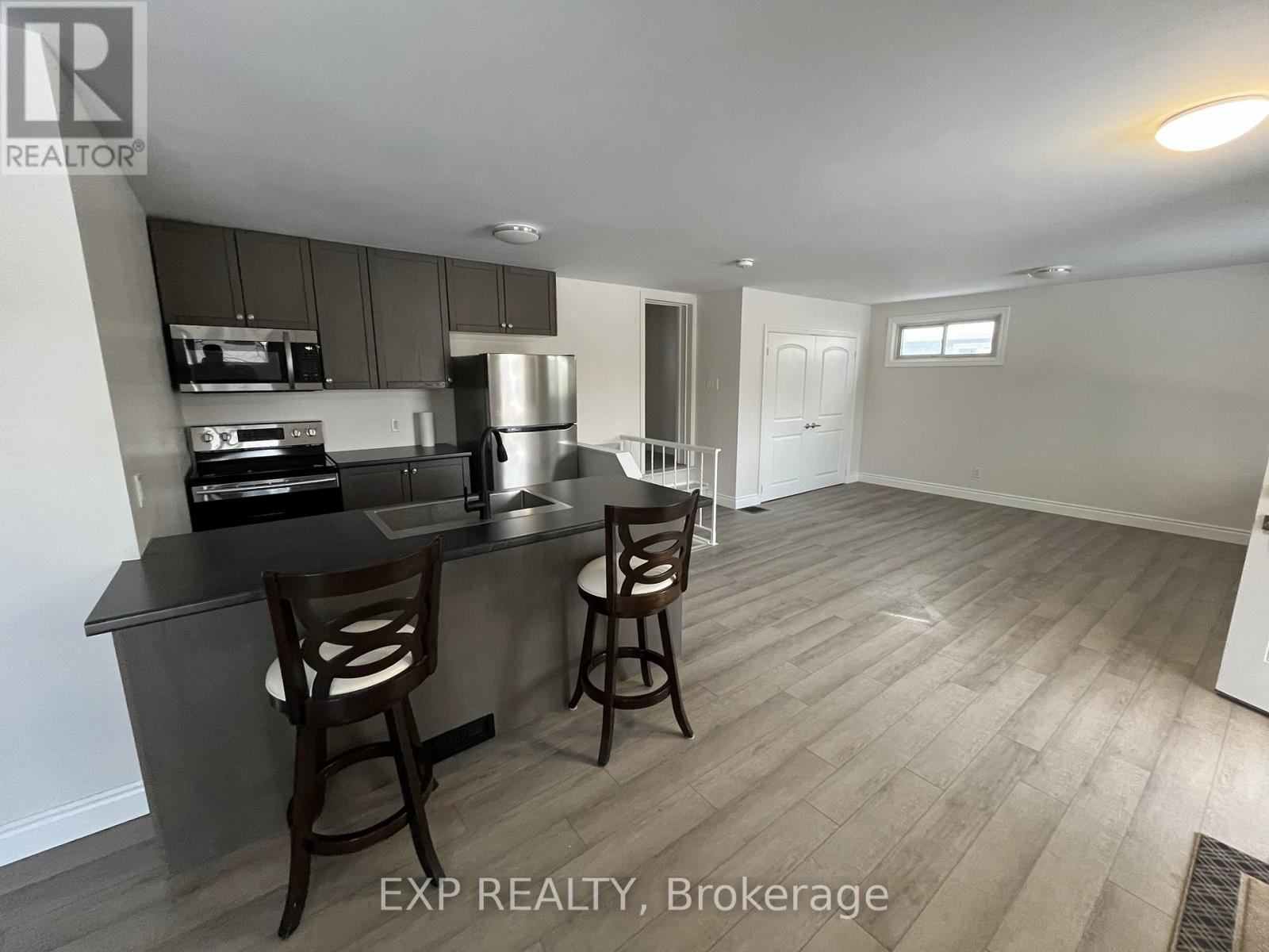 Property at 47 GROVE STREET E image 3
