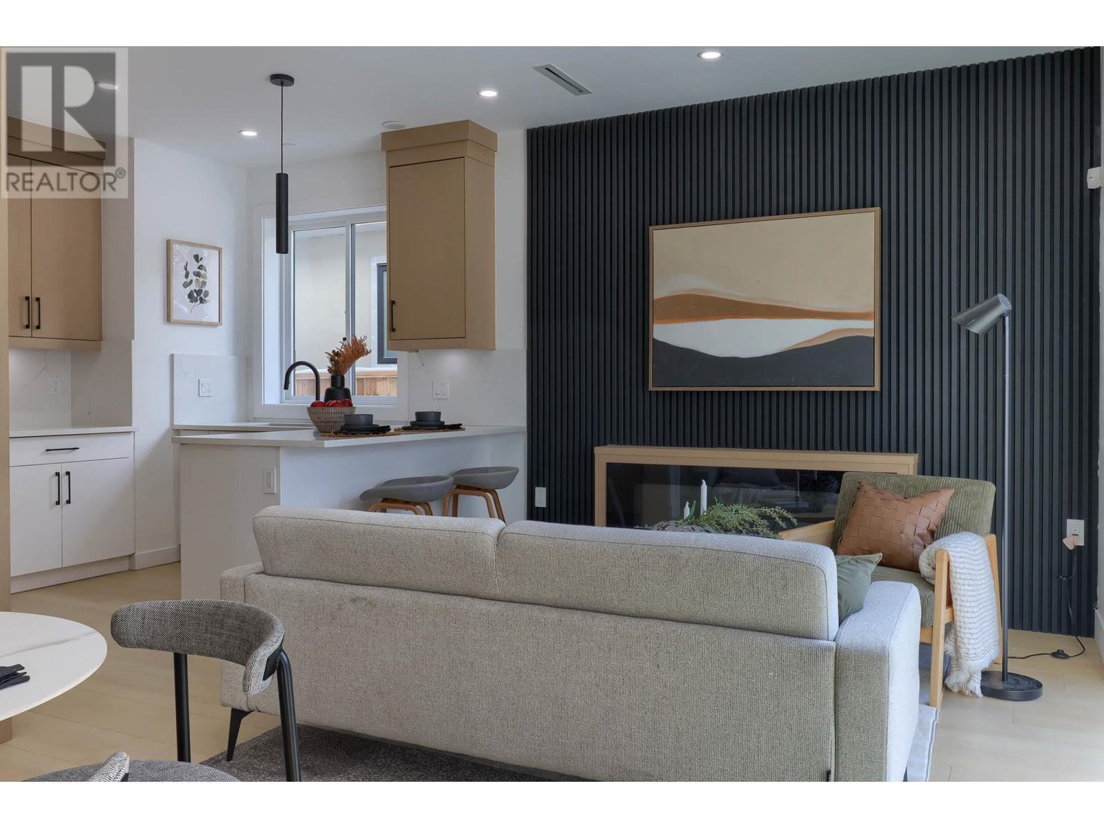 Listing Picture 4 of 26 : 1 4634 ROSS STREET, Vancouver / 溫哥華 - 魯藝地產 Yvonne Lu Group - MLS Medallion Club Member